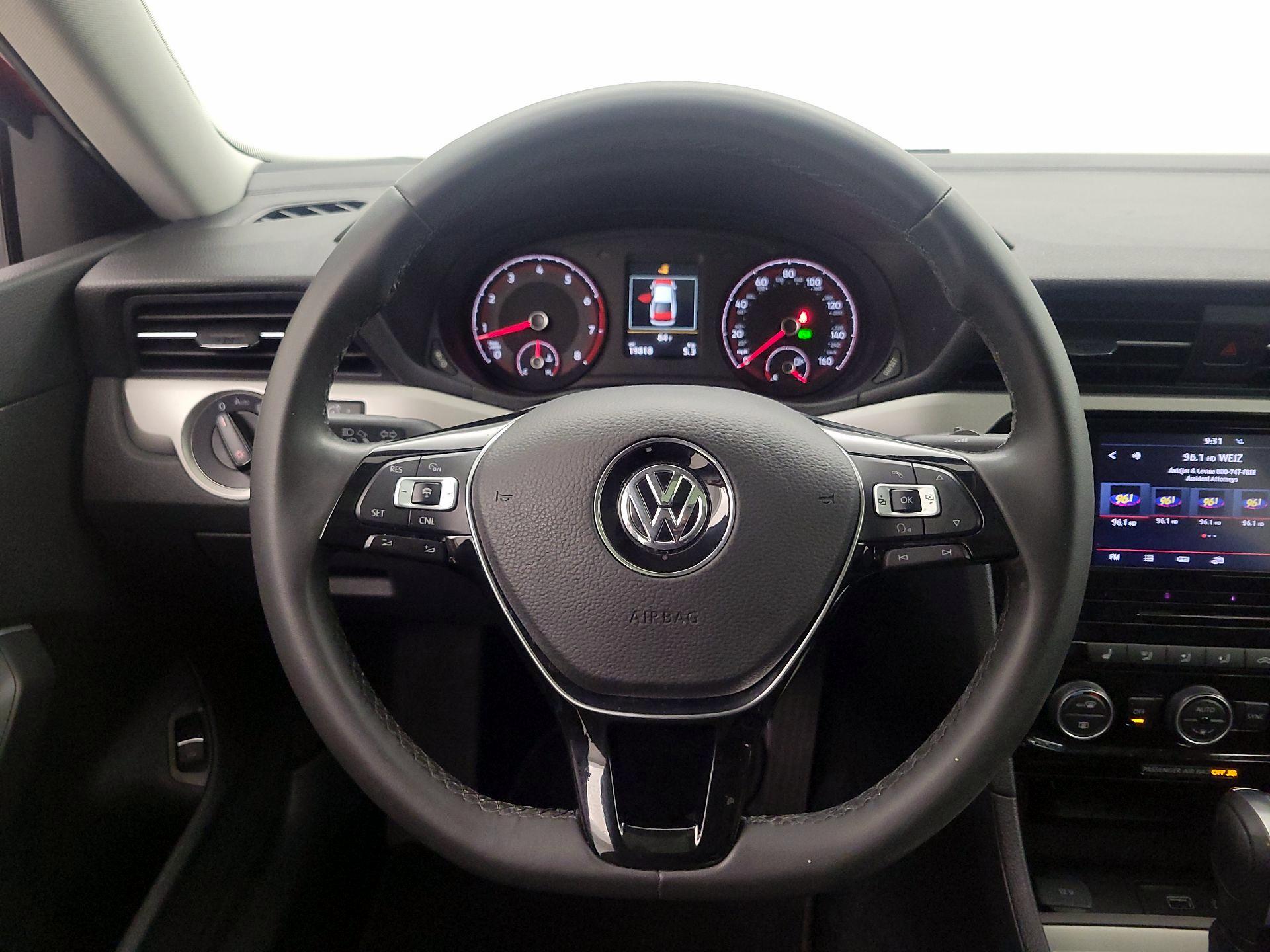 Thumbnail: 2022 Volkswagen Passat - 10