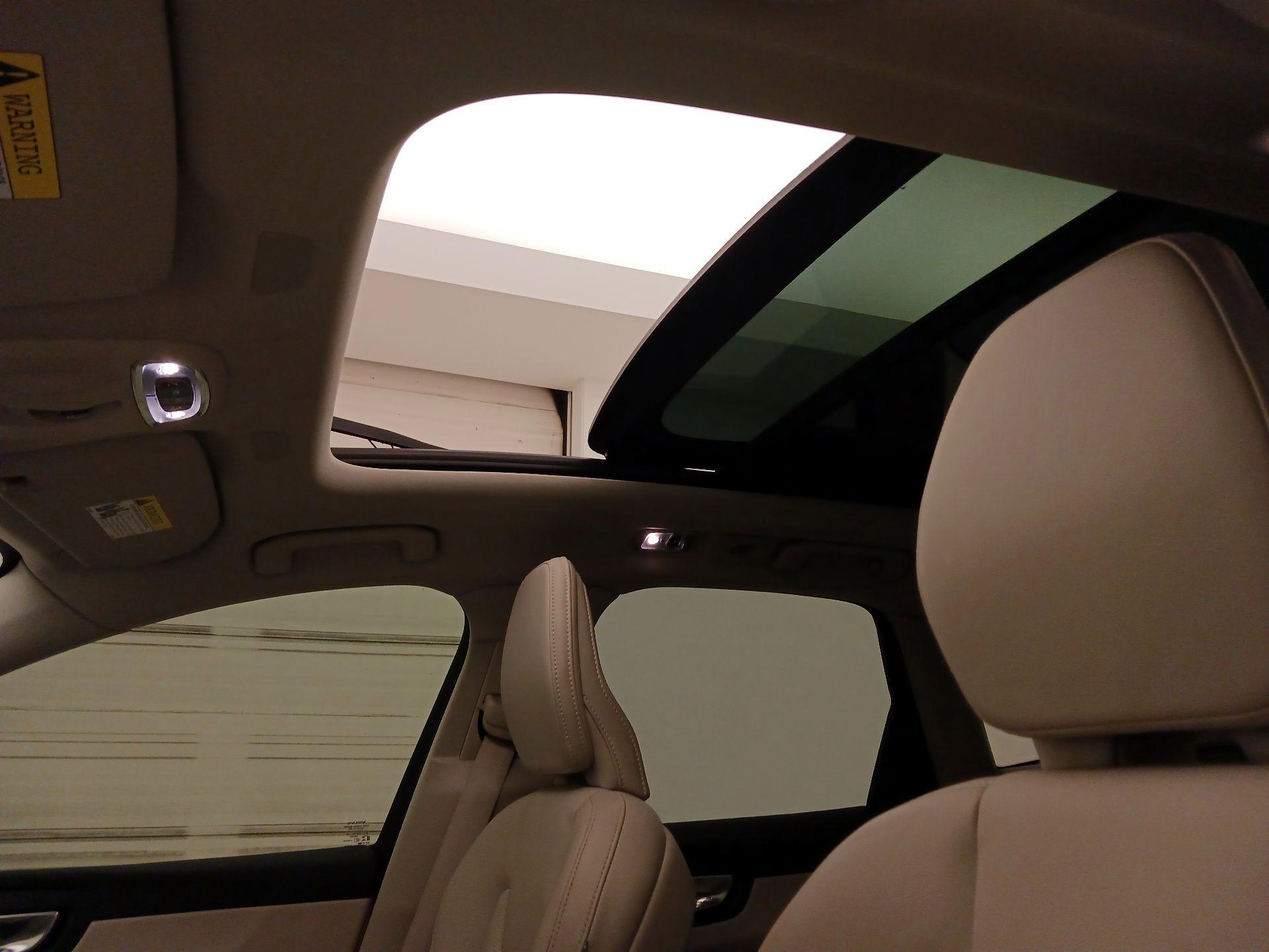 Thumbnail: 2021 Volvo XC60 - 18