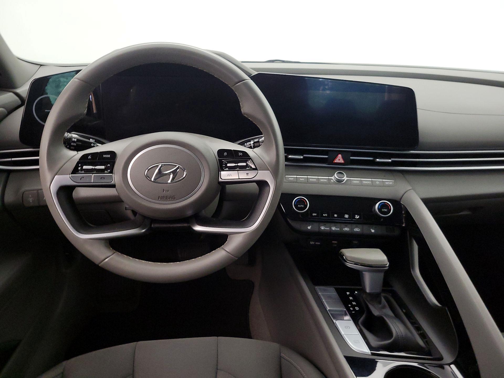 Thumbnail: 2023 Hyundai Elantra - 10