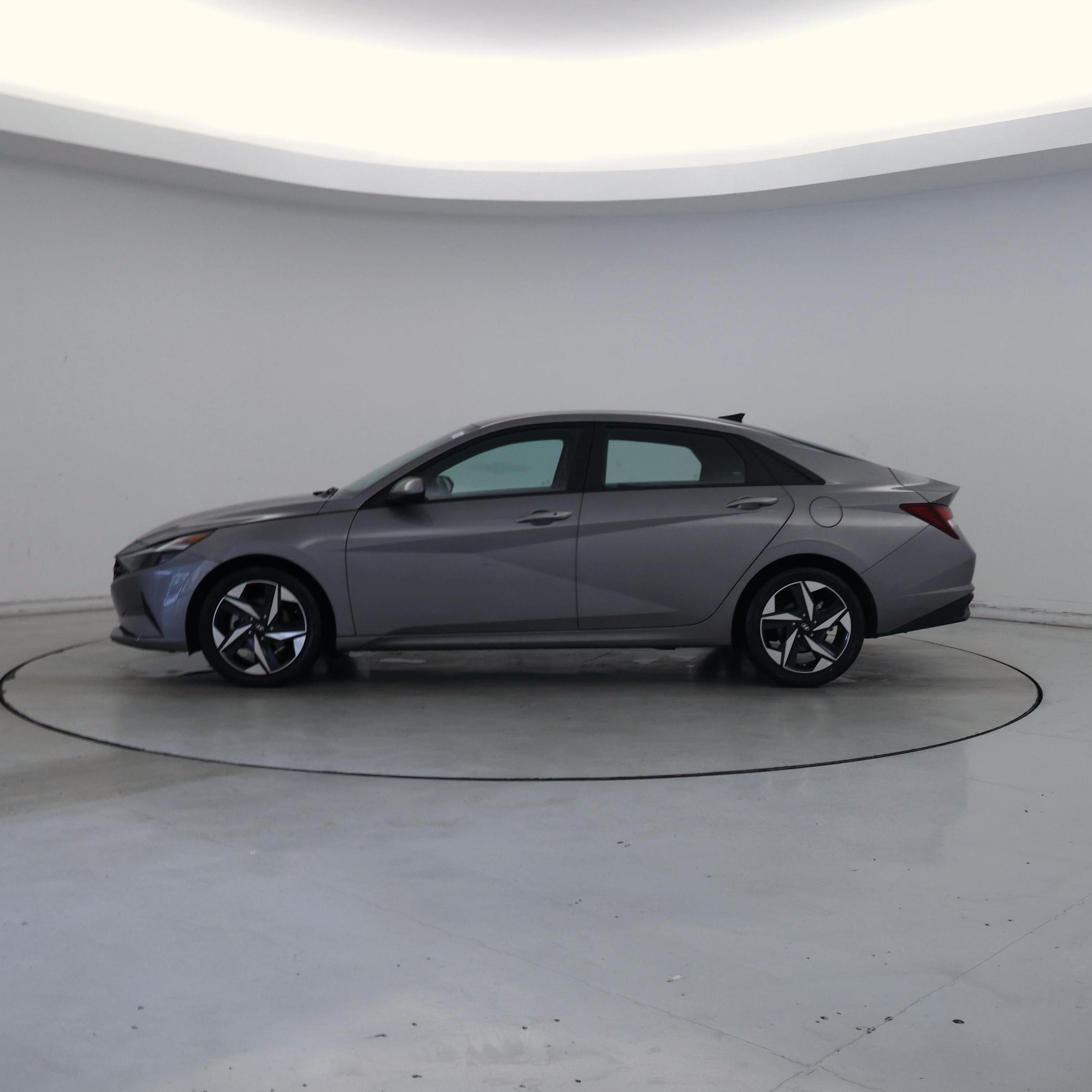 Thumbnail: 2023 Hyundai Elantra - 3