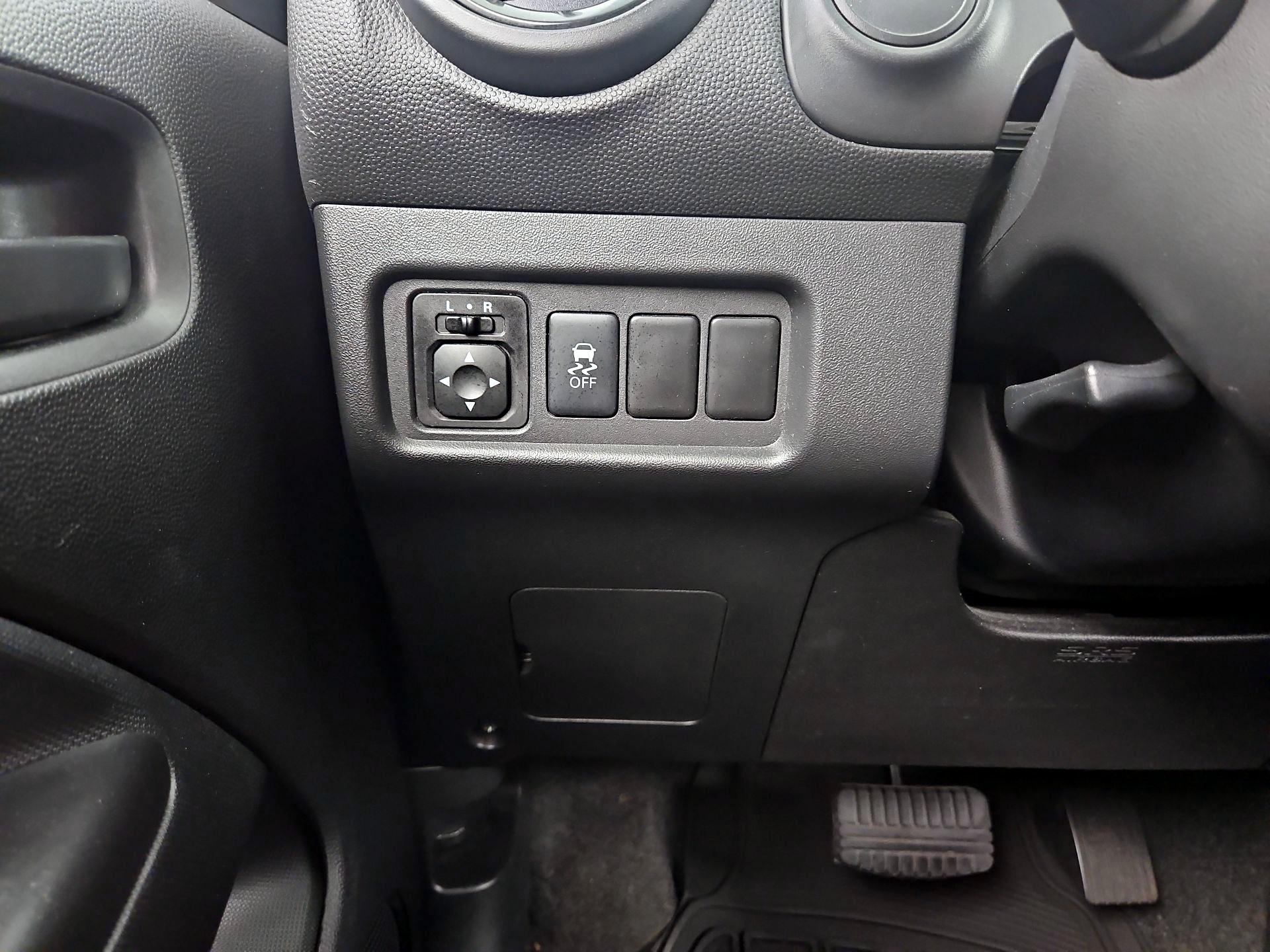 Thumbnail: 2018 Mitsubishi Mirage - 13