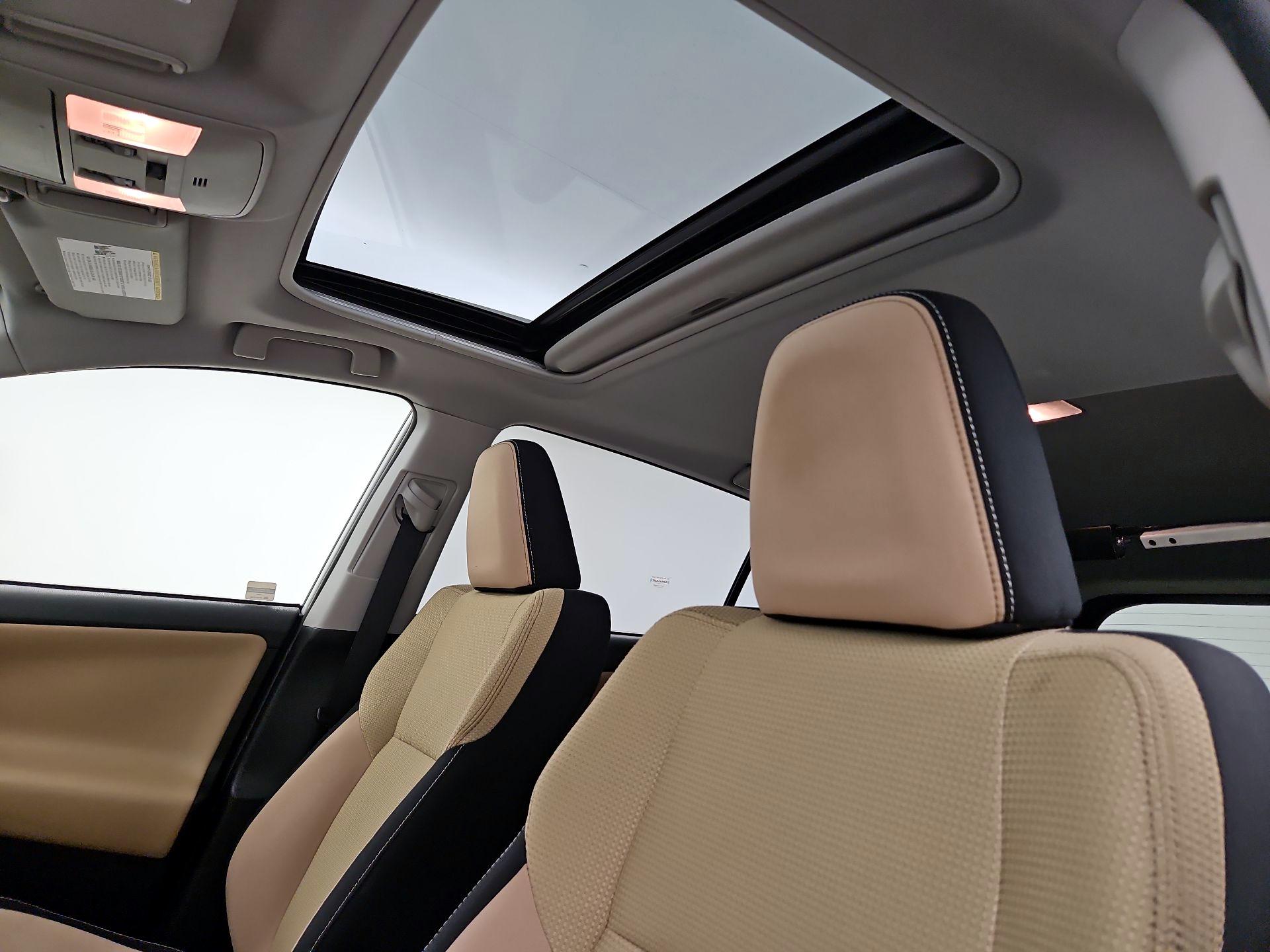 Thumbnail: 2016 Toyota RAV4 - 19