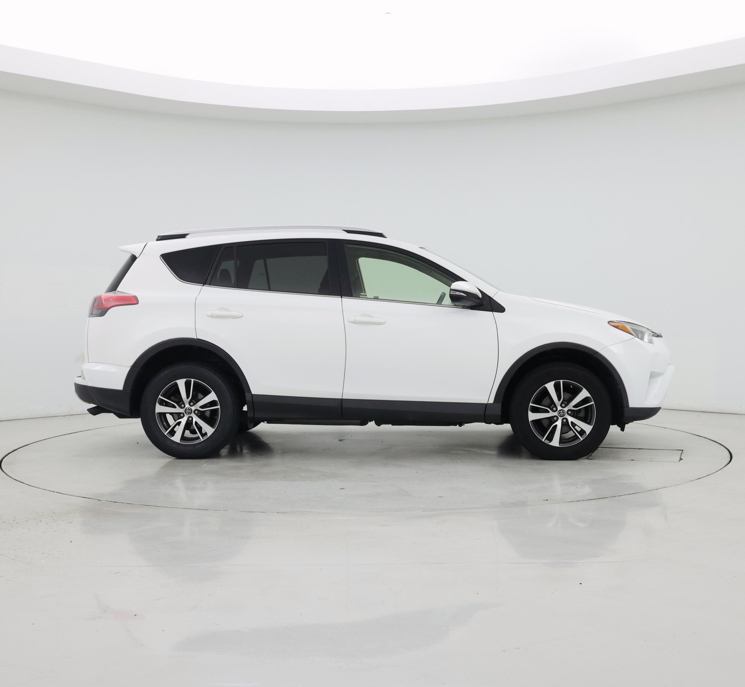 Thumbnail: 2016 Toyota RAV4 - 7