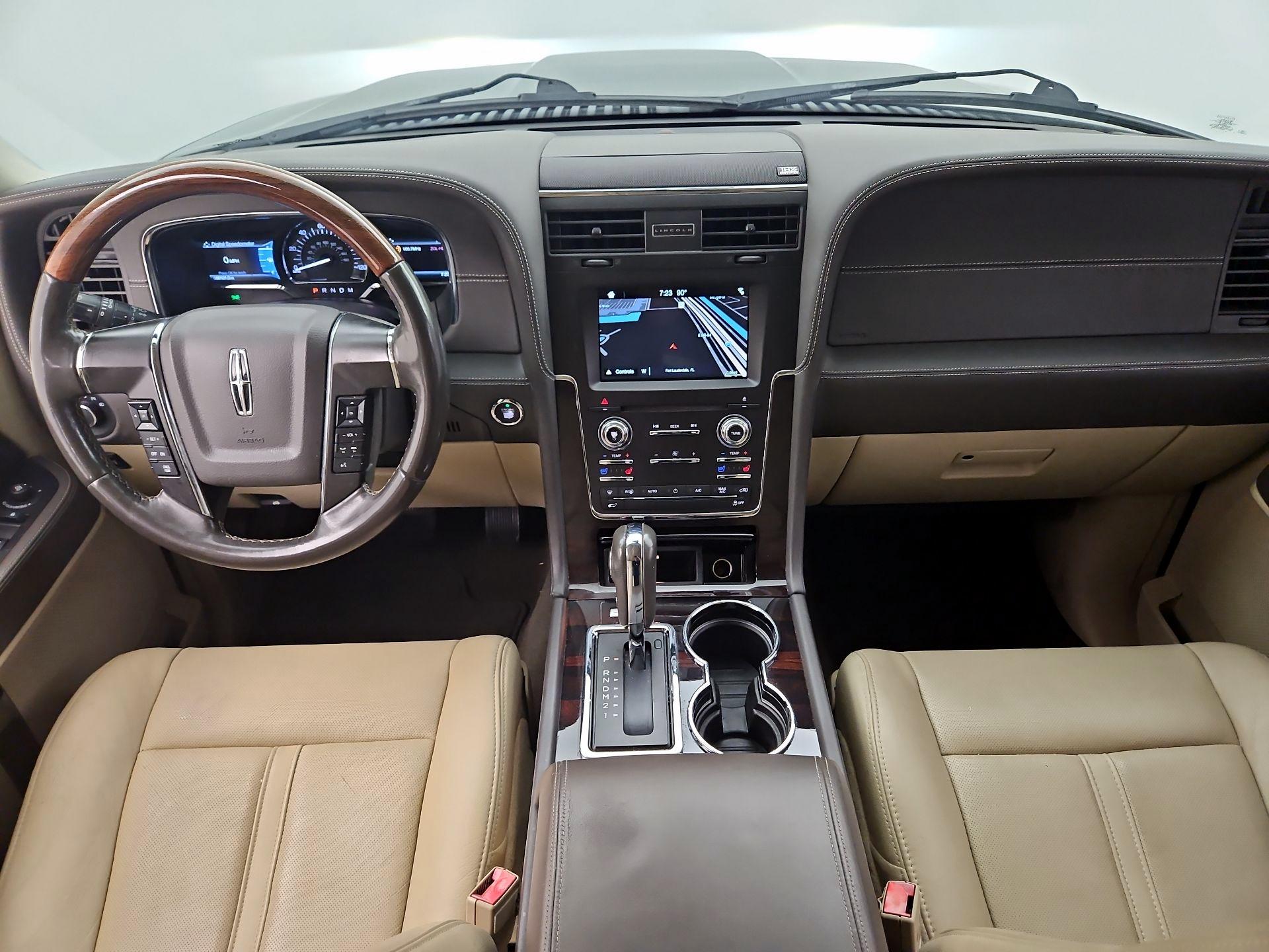 Thumbnail: 2017 Lincoln Navigator - 9