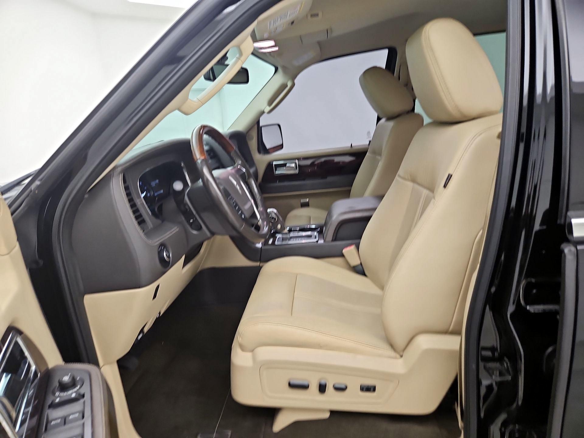 Thumbnail: 2017 Lincoln Navigator - 11