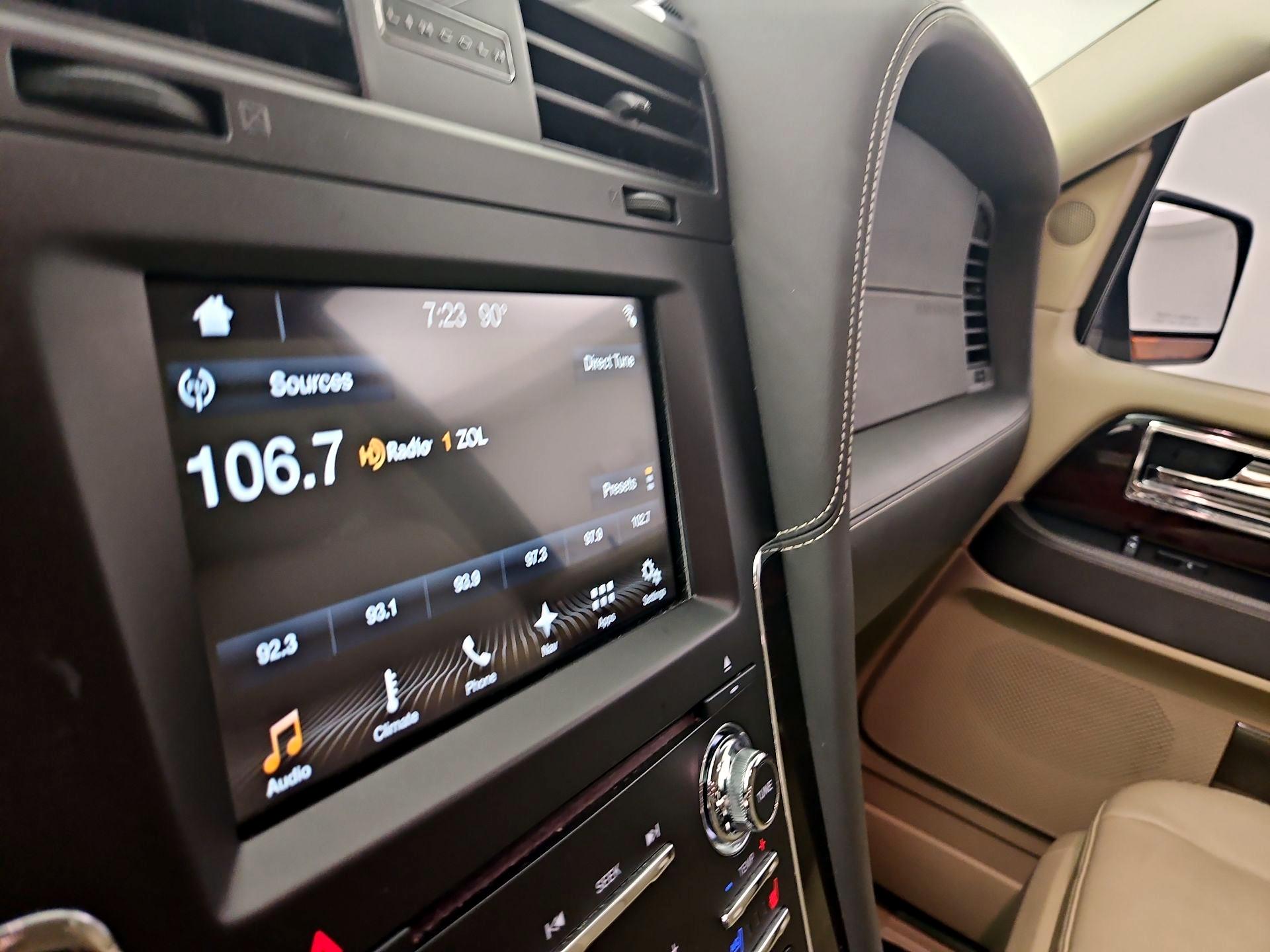 Thumbnail: 2017 Lincoln Navigator - 16