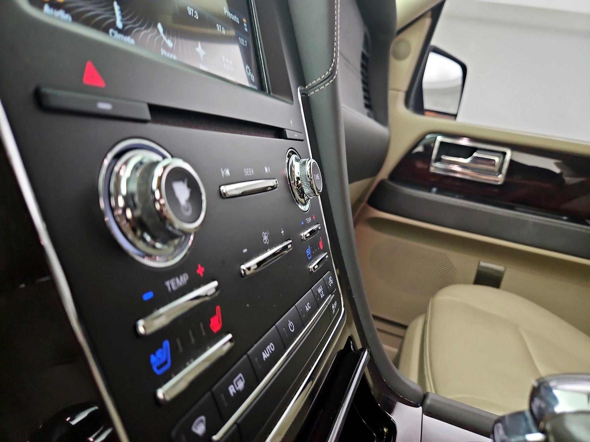 Thumbnail: 2017 Lincoln Navigator - 17