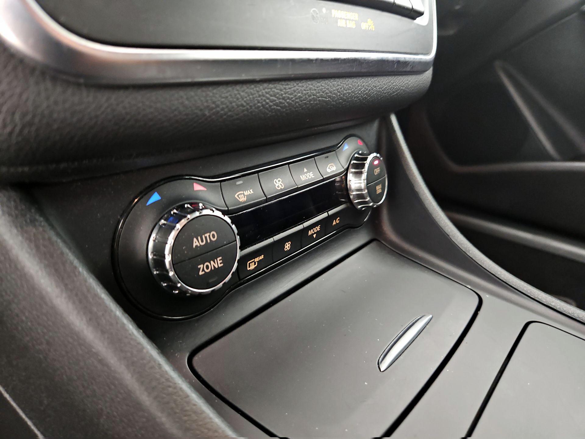 Thumbnail: 2015 Mercedes-Benz CLA - 17