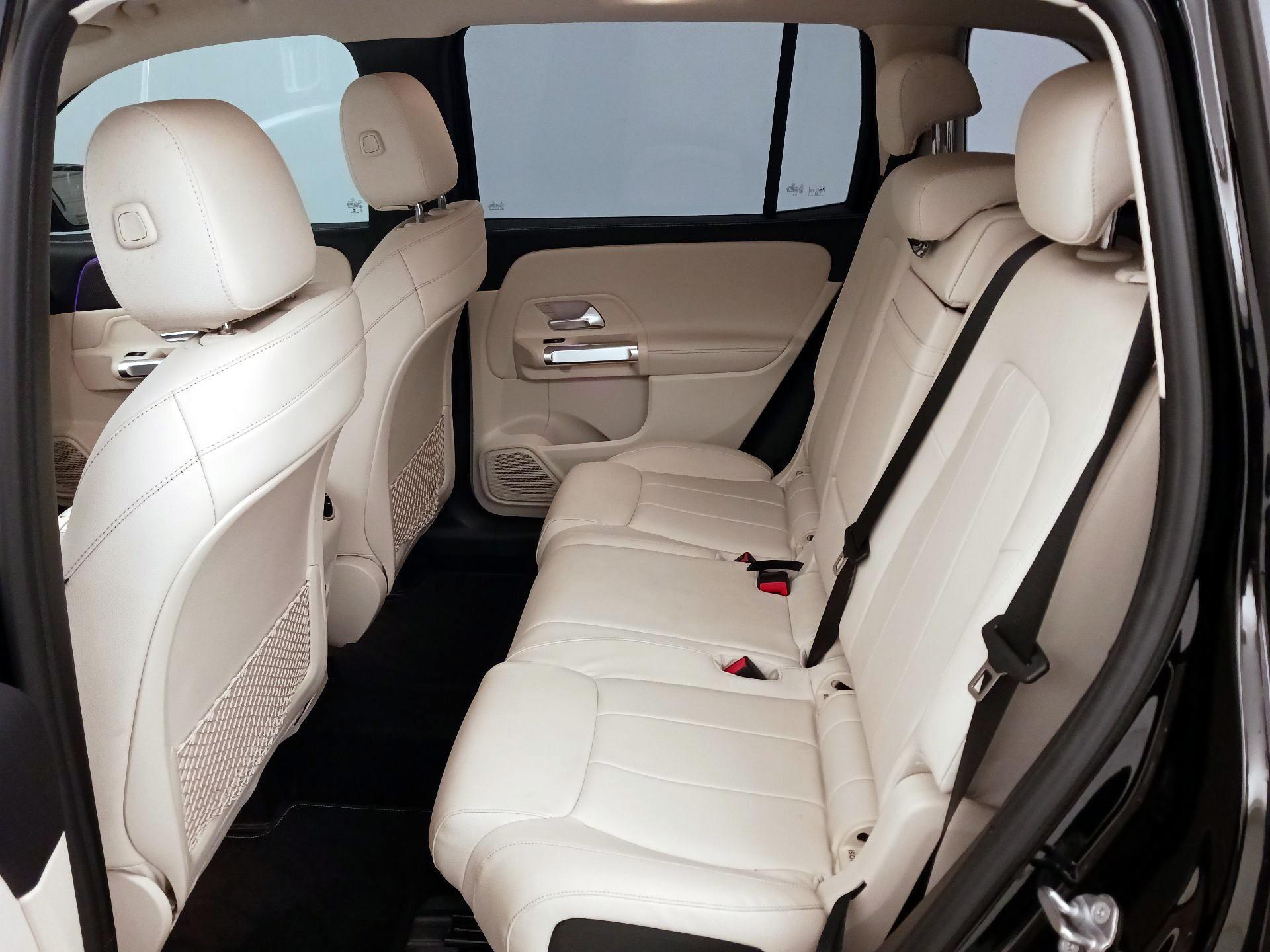 Thumbnail: 2020 Mercedes-Benz GLB - 19