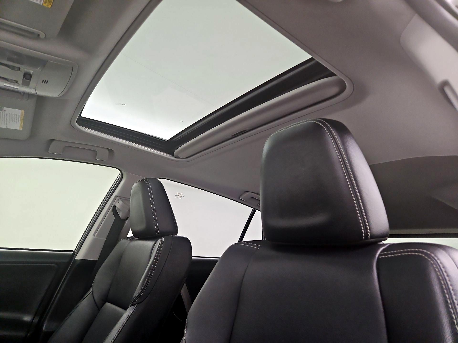 Thumbnail: 2018 Toyota RAV4 - 18