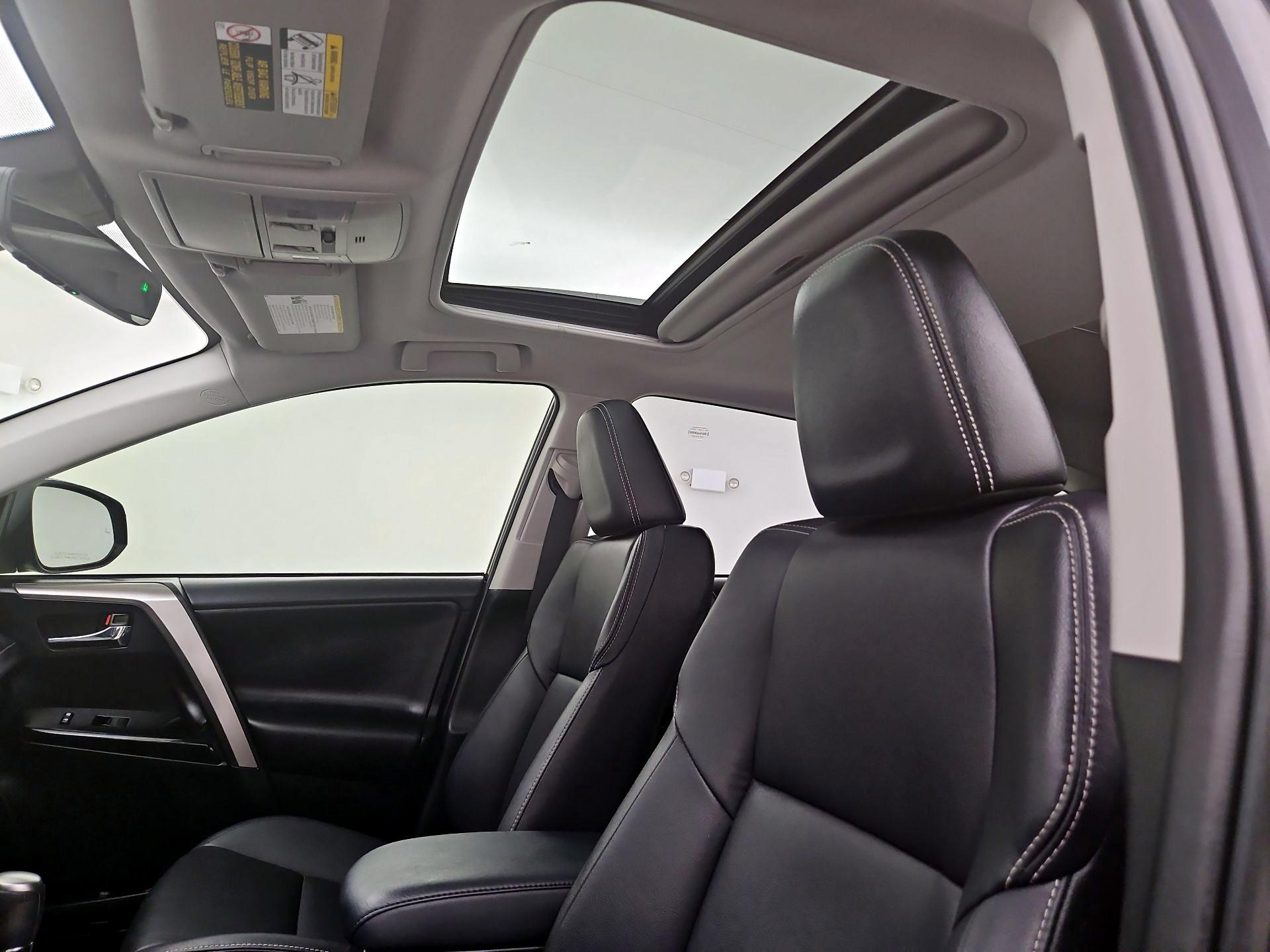 Thumbnail: 2018 Toyota RAV4 - 19