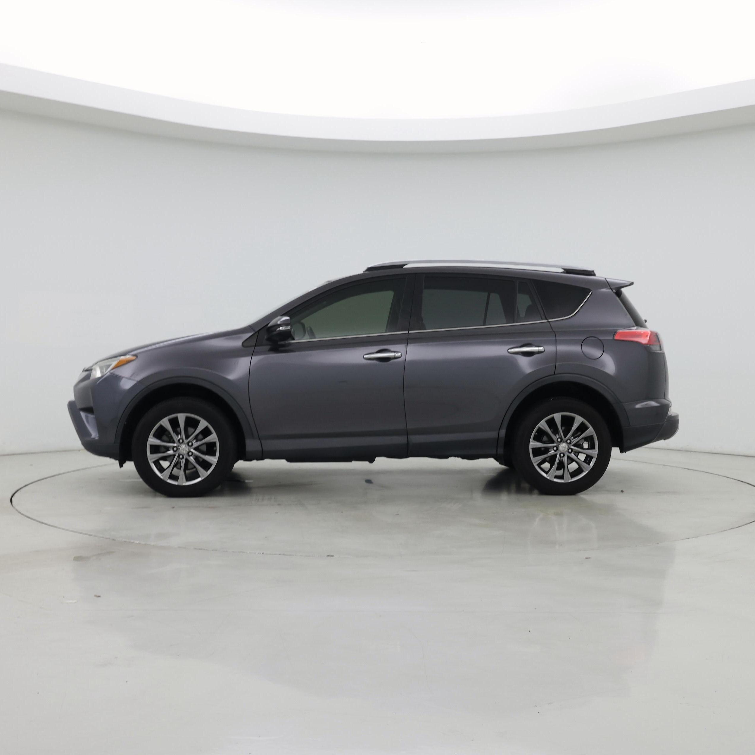 Thumbnail: 2018 Toyota RAV4 - 3