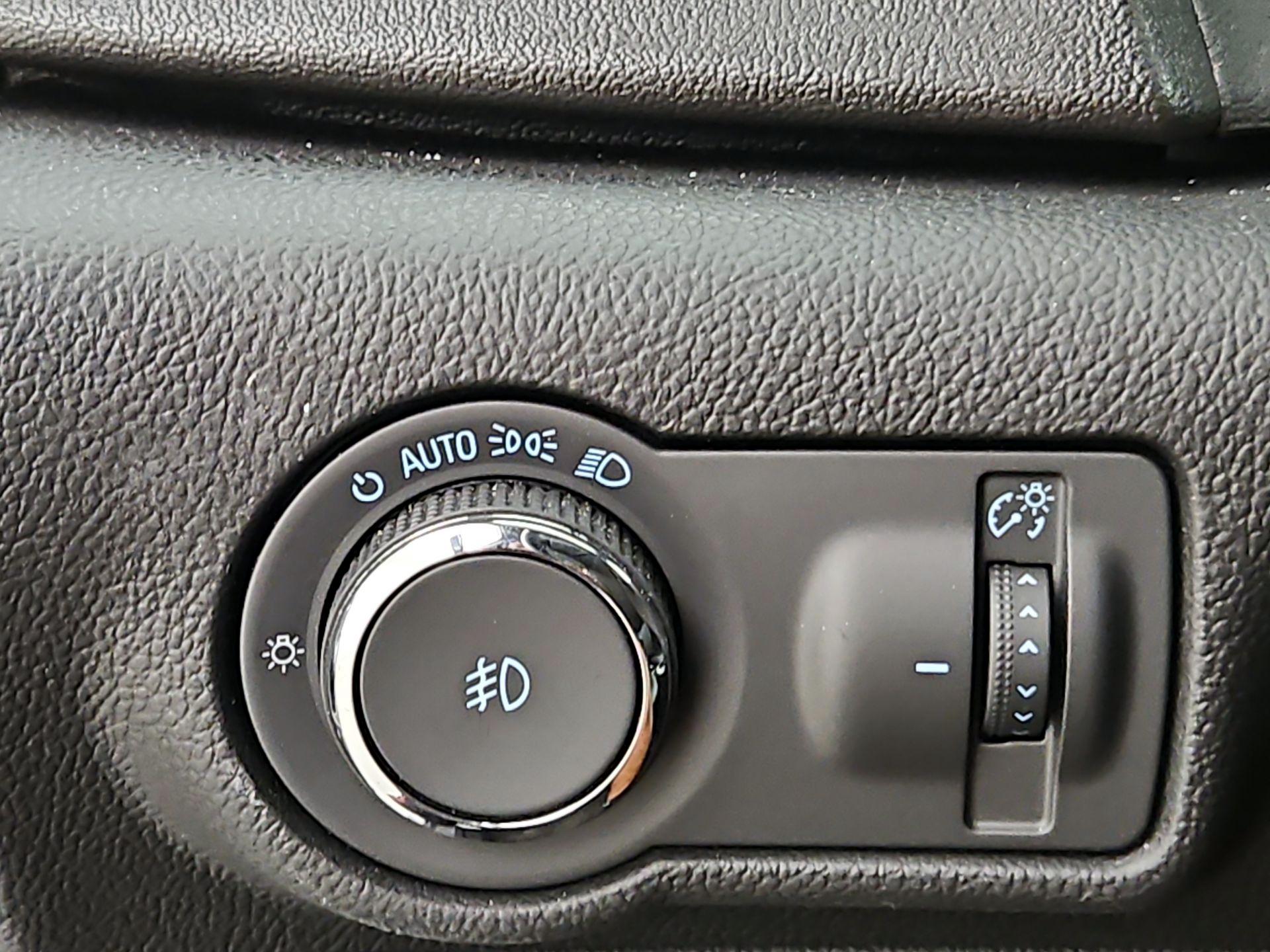 Thumbnail: 2014 Buick Verano - 13