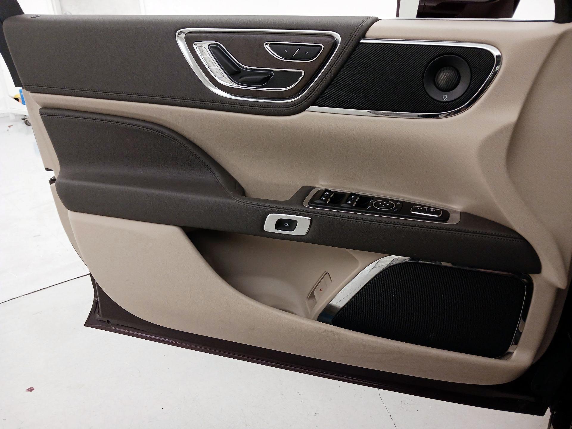 Thumbnail: 2020 Lincoln Continental - 12