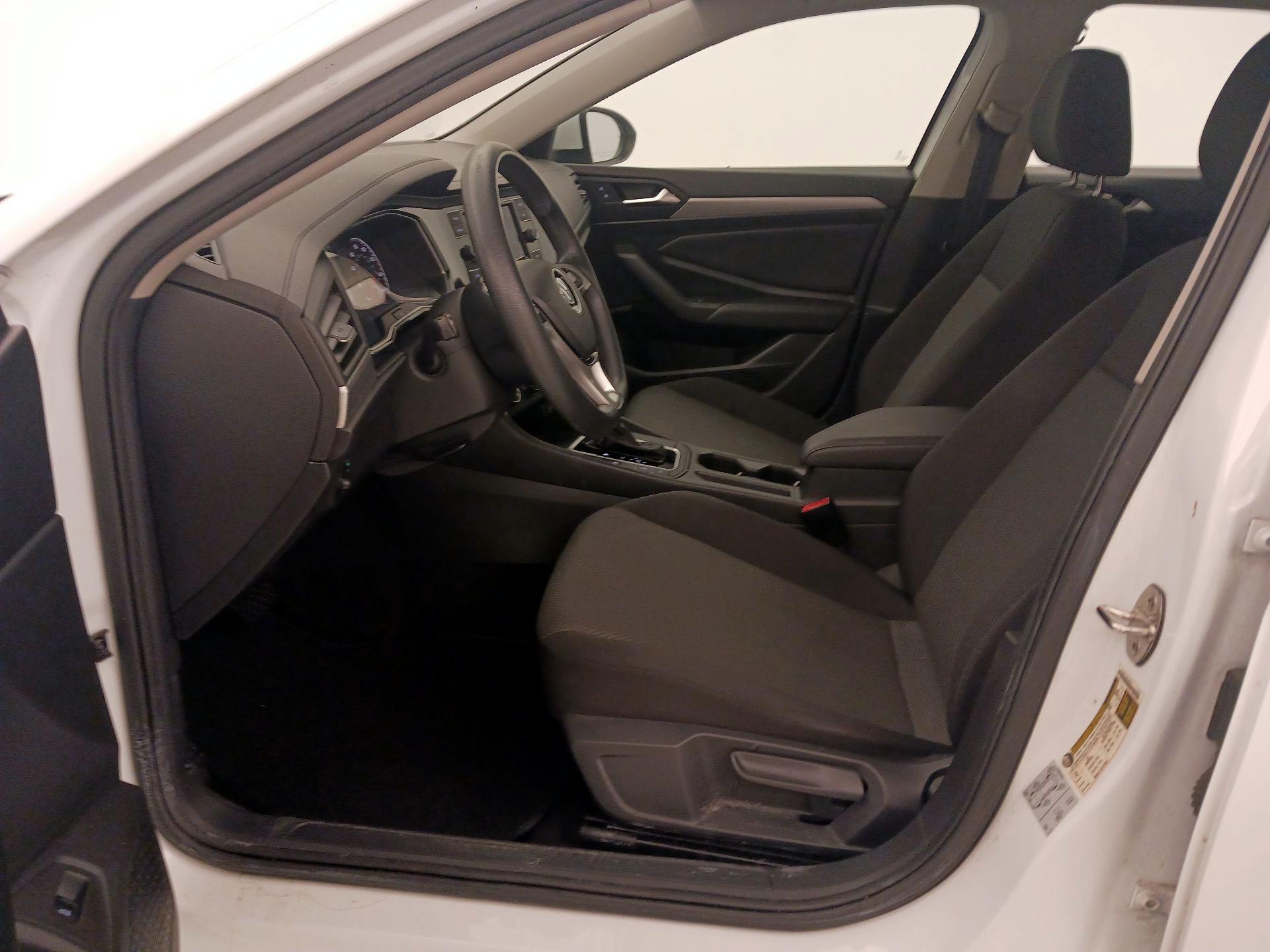 Thumbnail: 2019 Volkswagen Jetta - 11