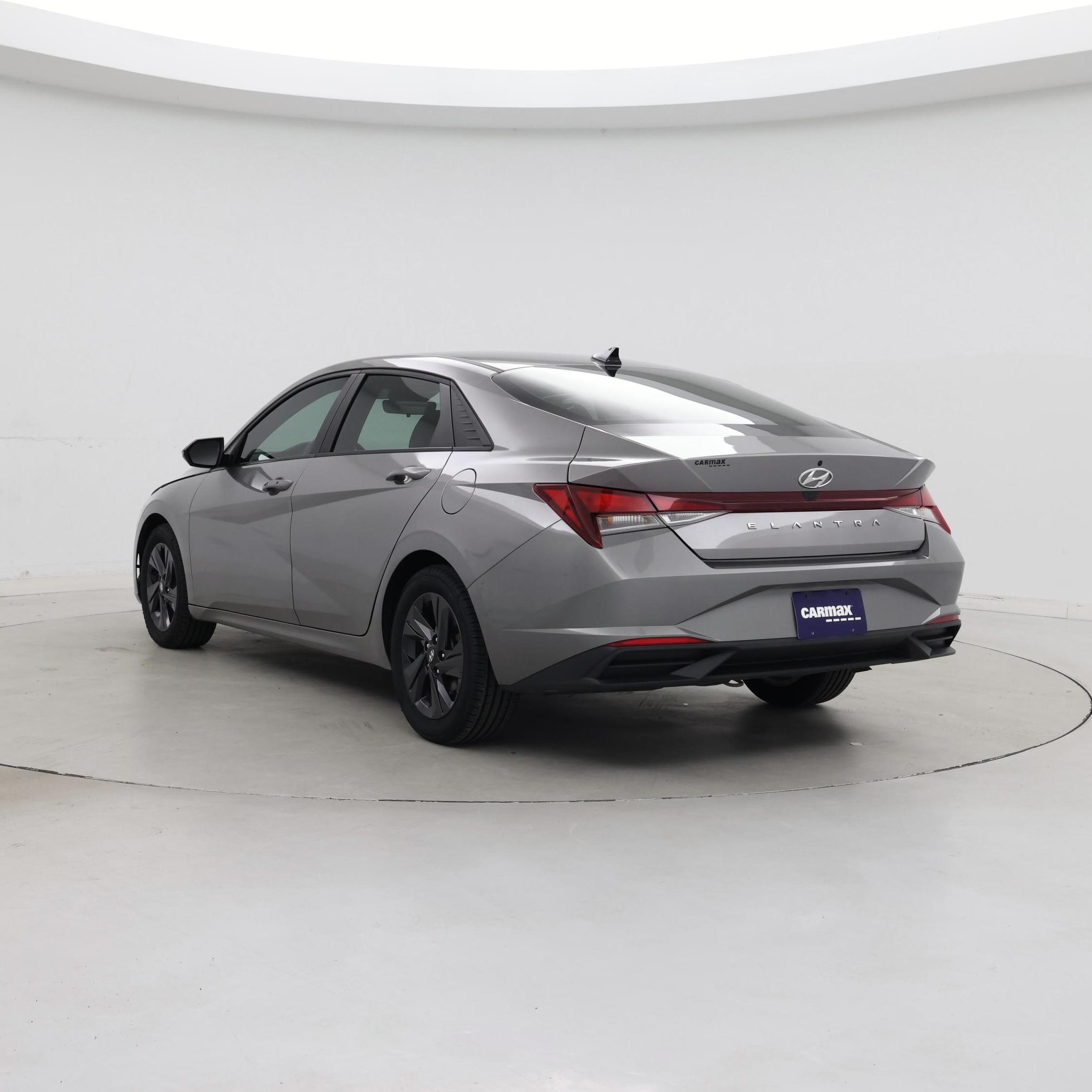 Thumbnail: 2022 Hyundai Elantra - 2