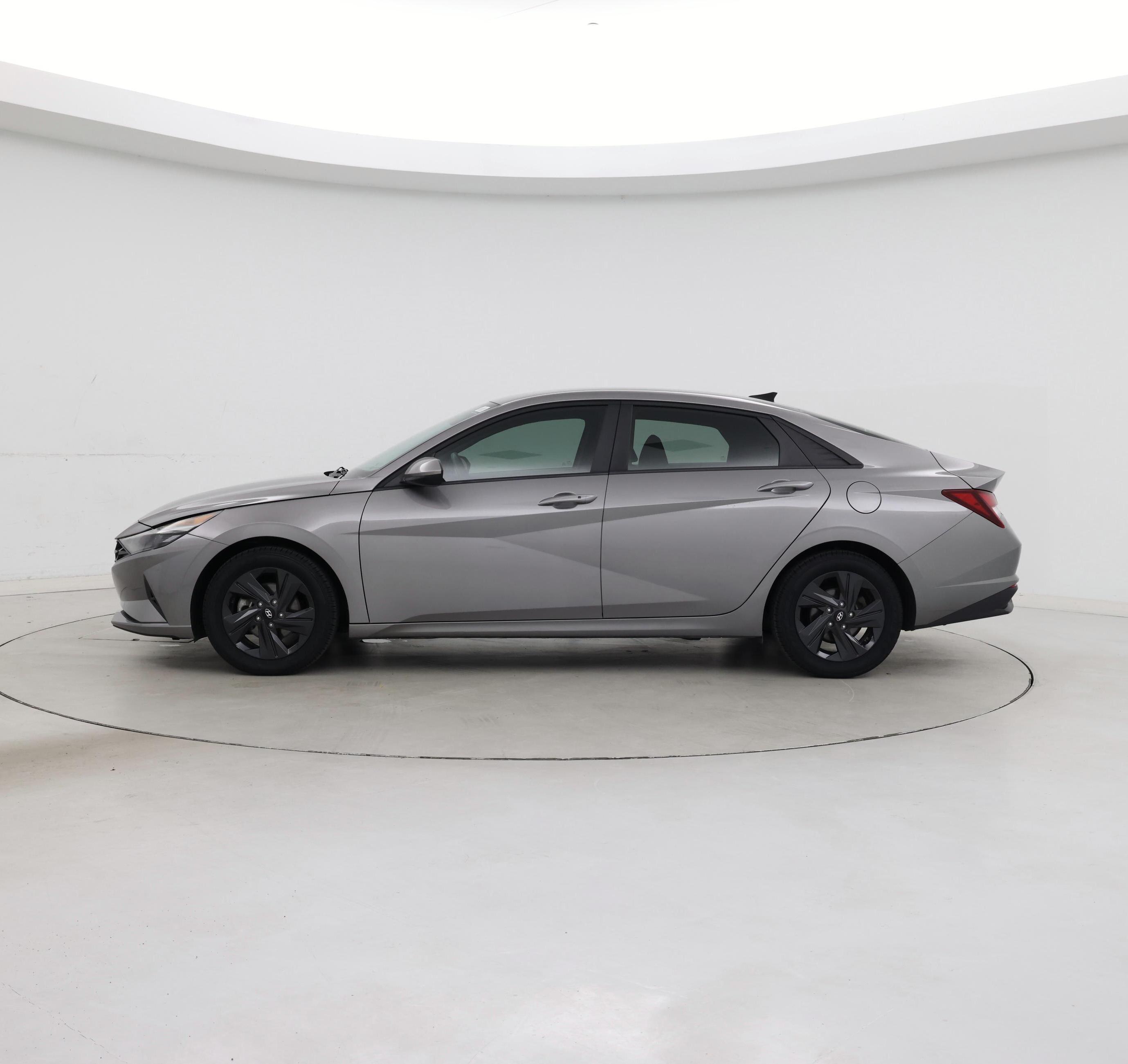 Thumbnail: 2022 Hyundai Elantra - 3