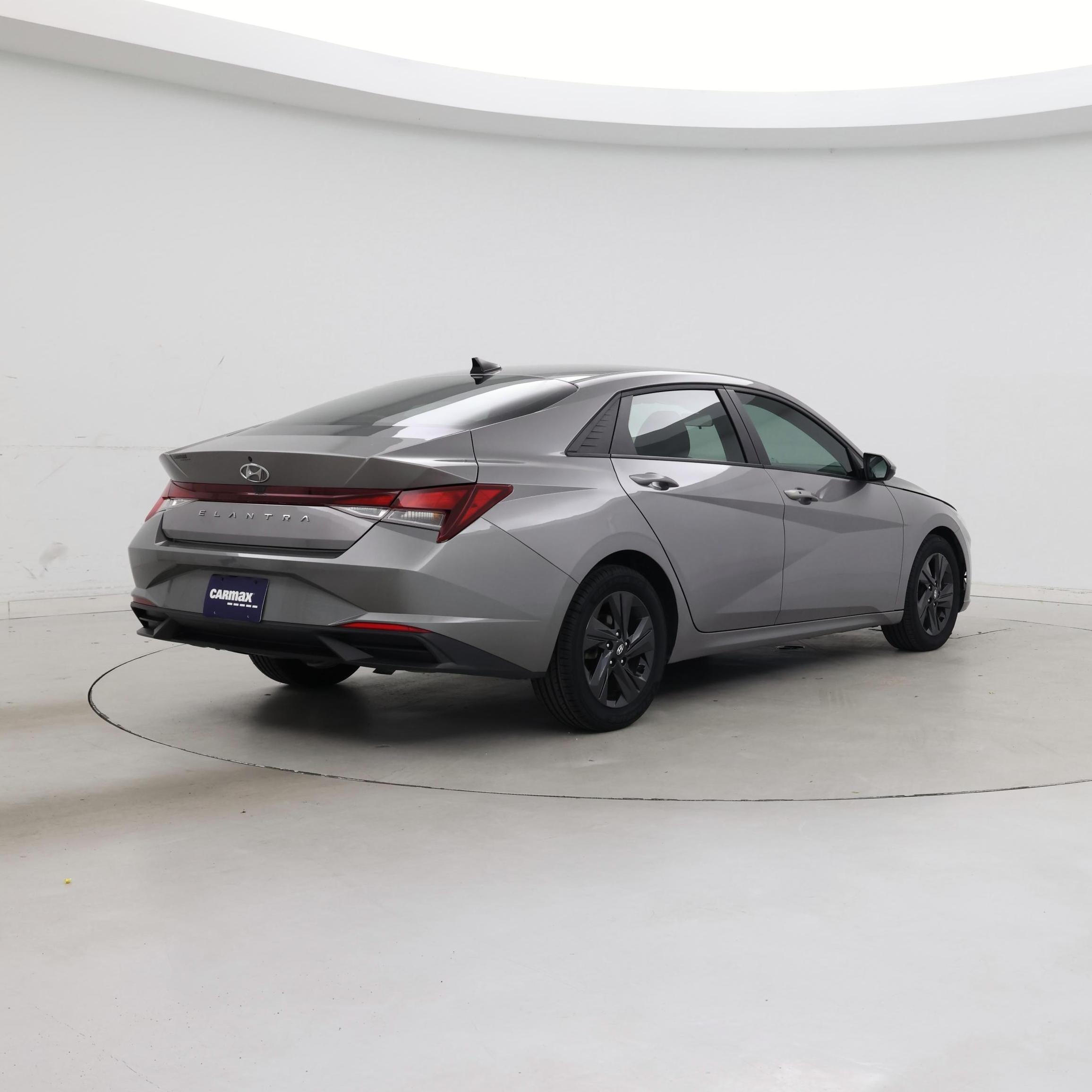 Thumbnail: 2022 Hyundai Elantra - 8