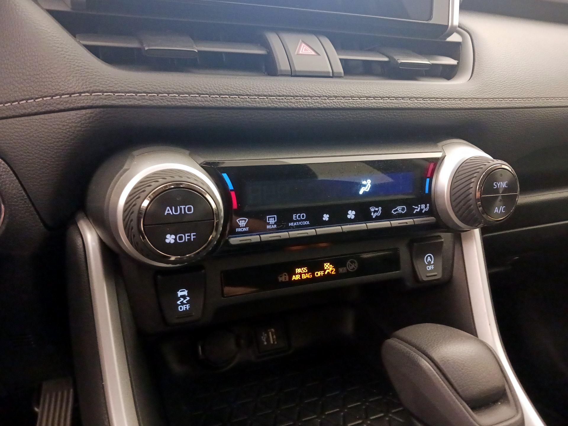 Thumbnail: 2023 Toyota RAV4 - 16