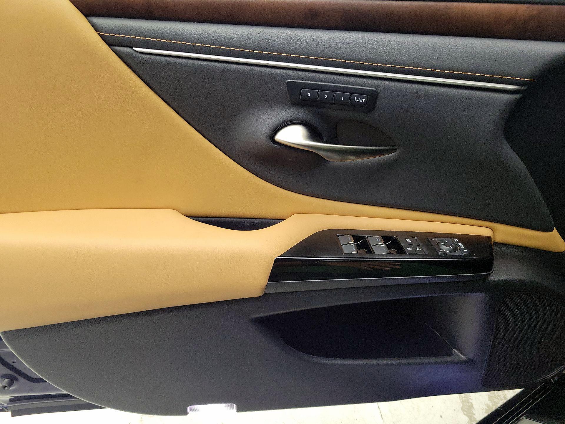 Thumbnail: 2023 Lexus ES - 12