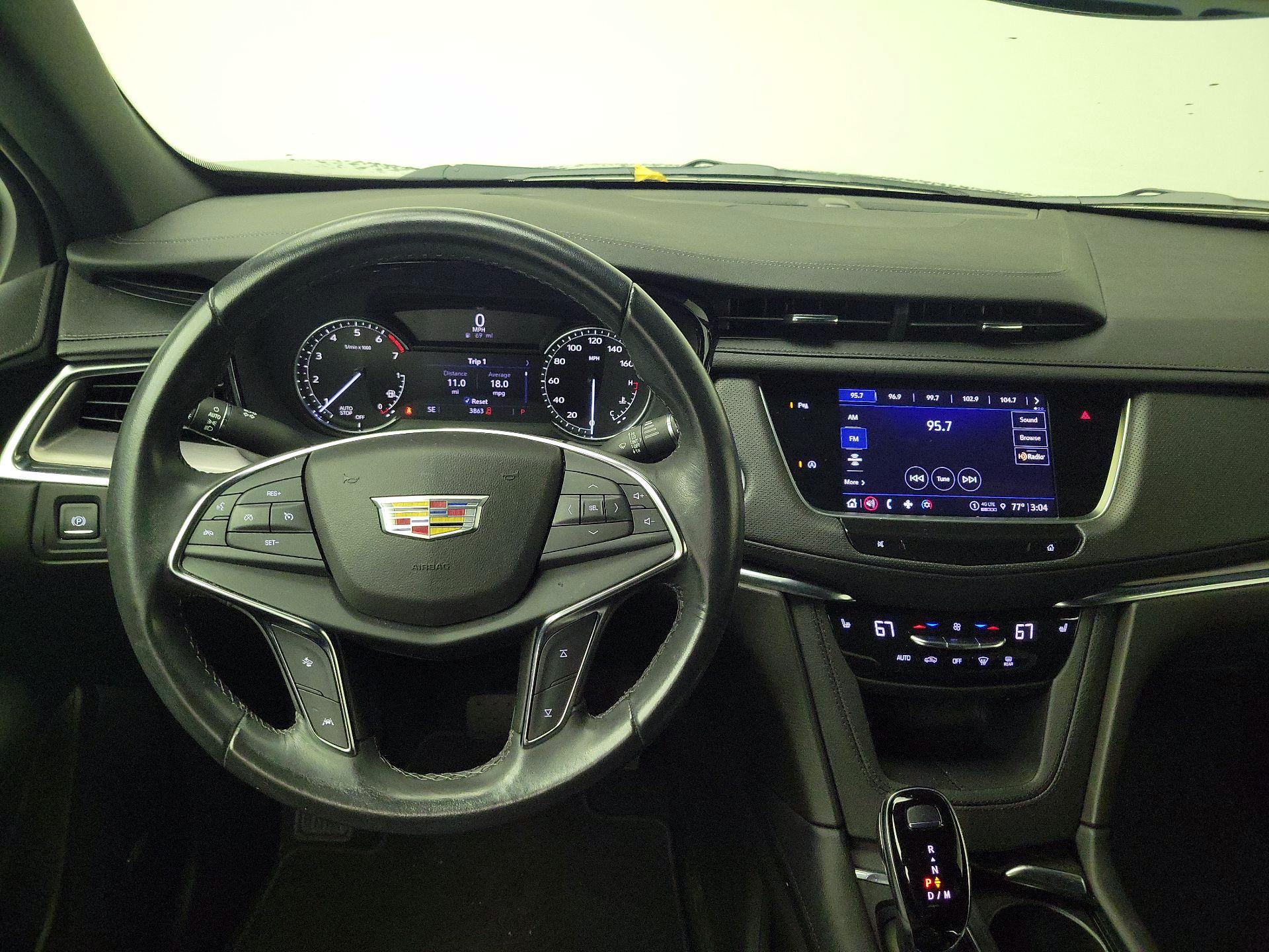 Thumbnail: 2023 Cadillac XT5 - 10