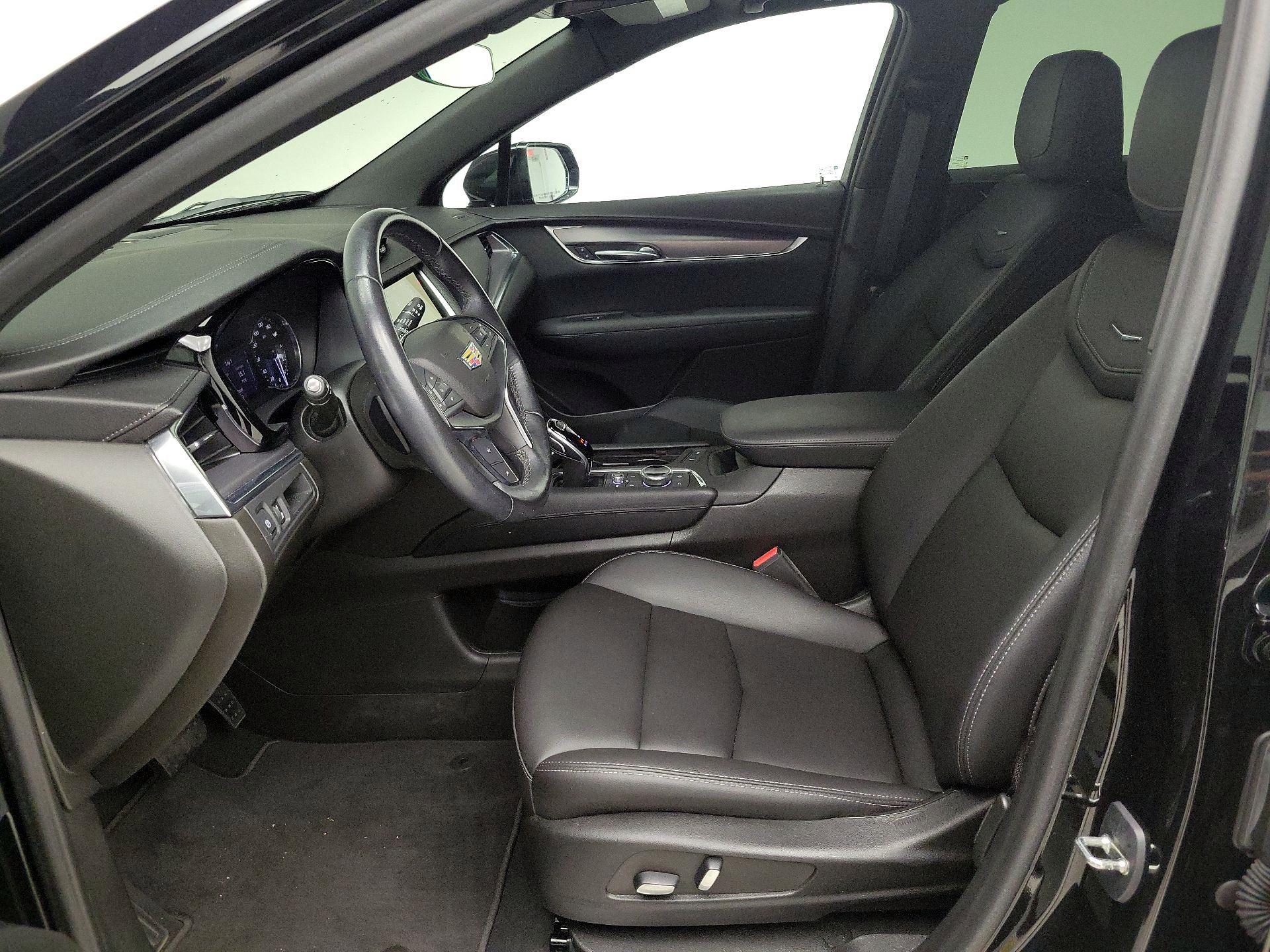 Thumbnail: 2023 Cadillac XT5 - 11