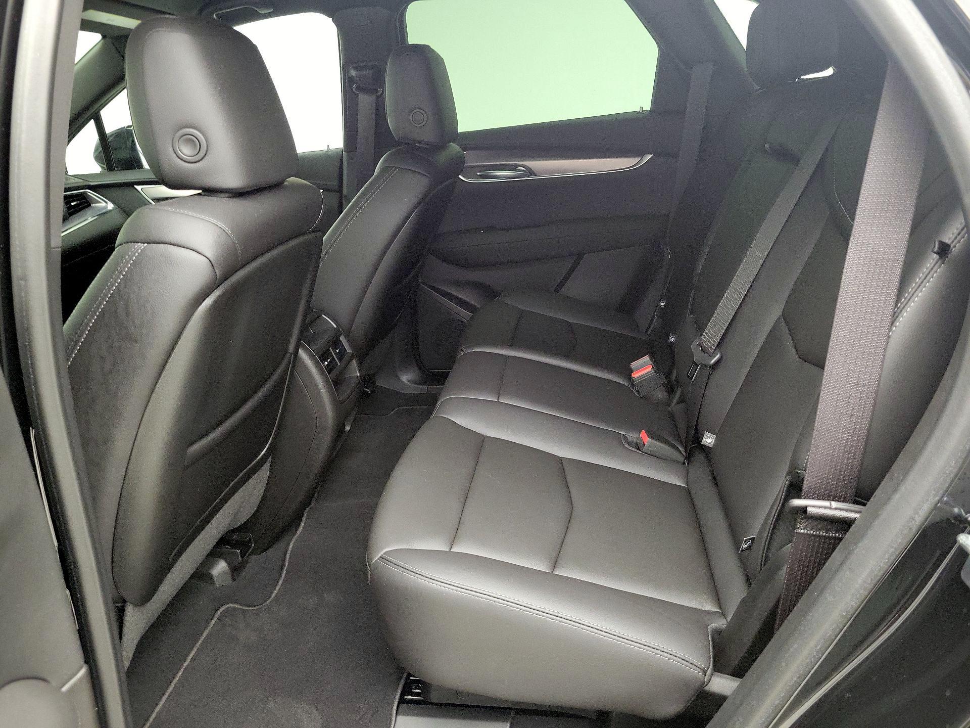 Thumbnail: 2023 Cadillac XT5 - 19