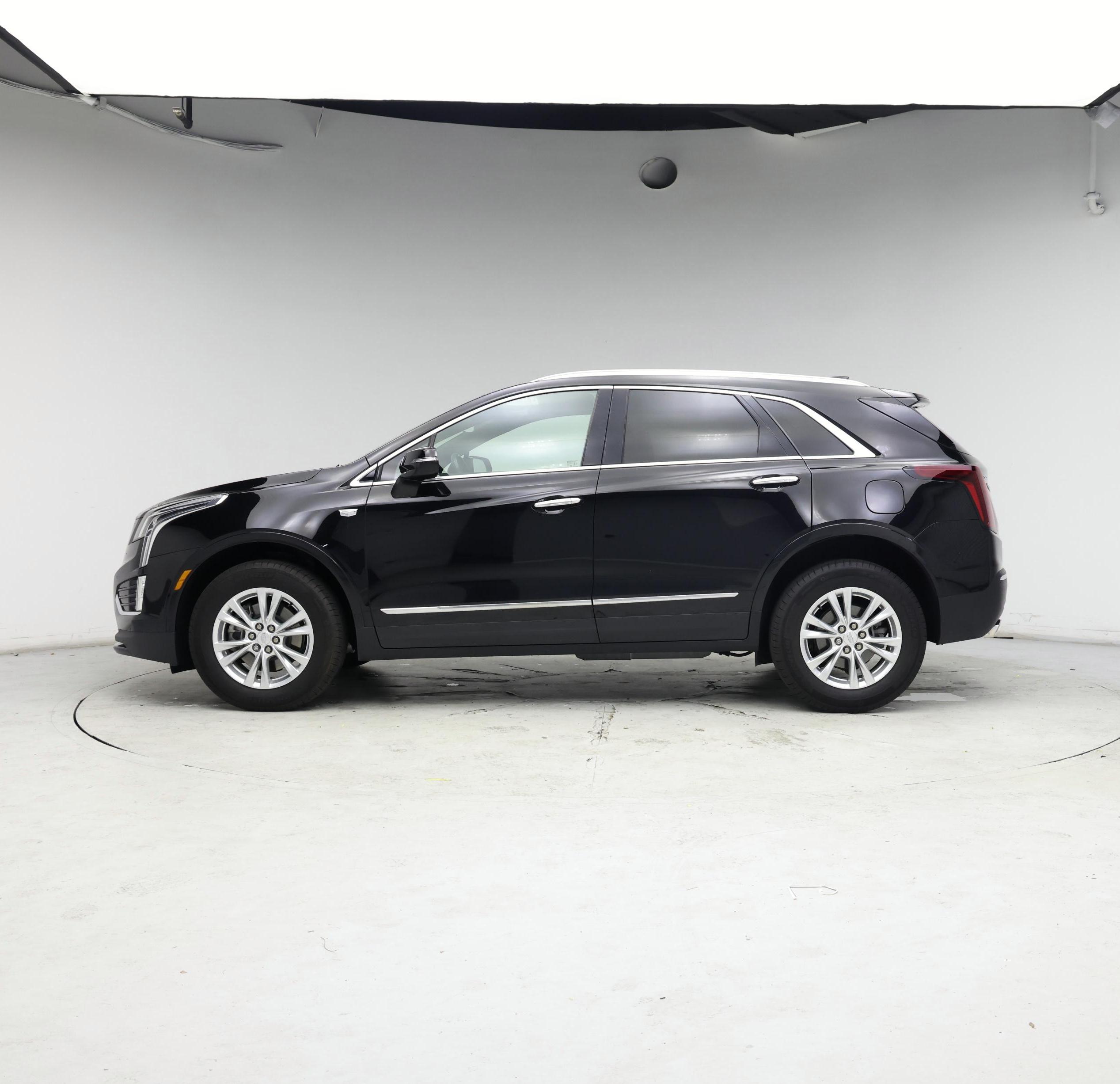 Thumbnail: 2023 Cadillac XT5 - 3