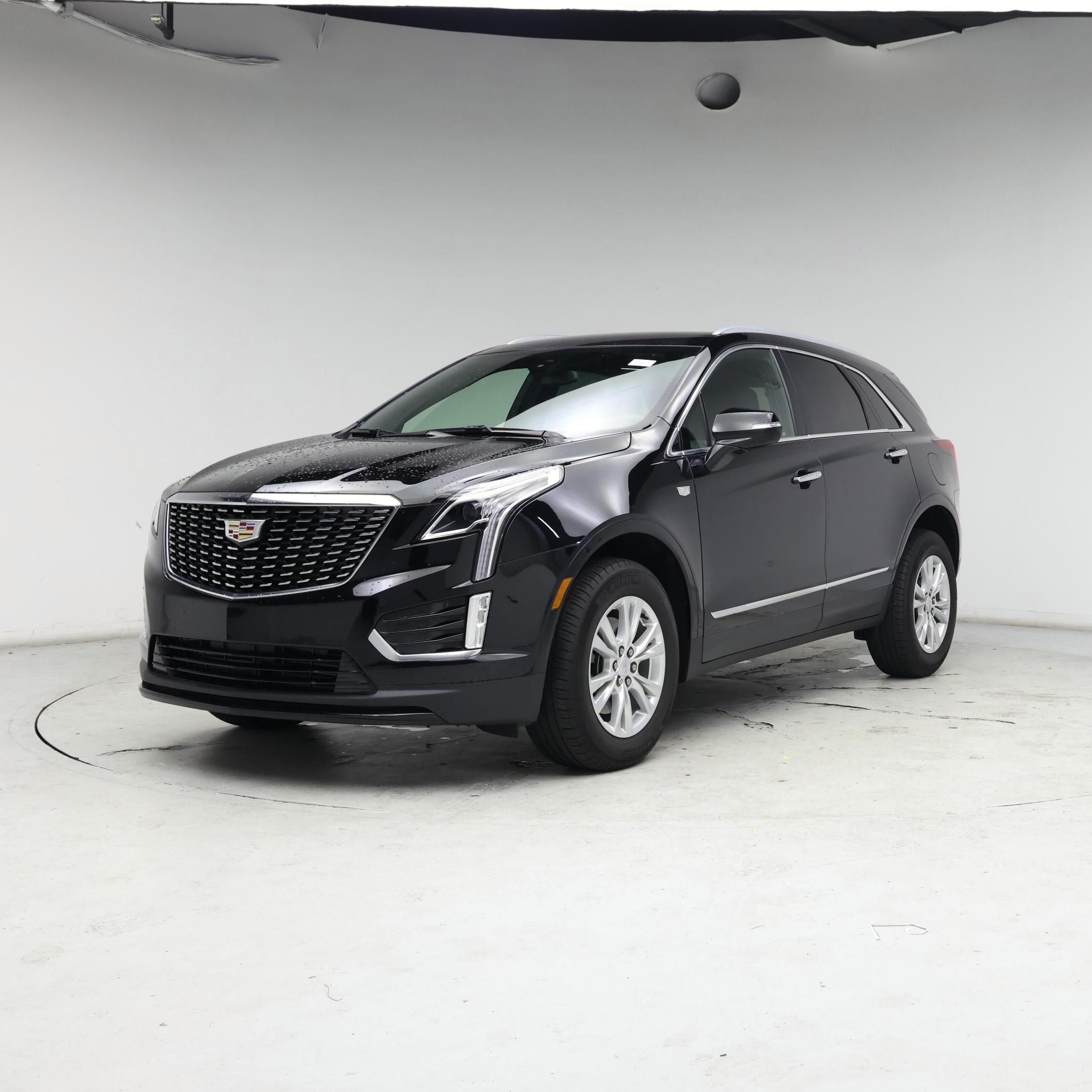 Thumbnail: 2023 Cadillac XT5 - 4