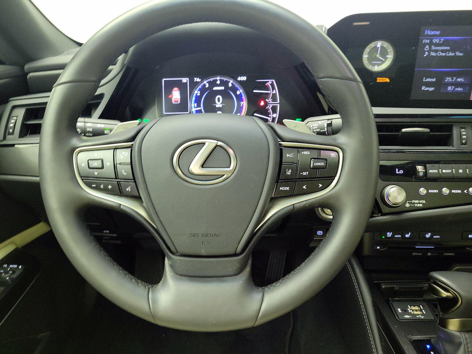 Thumbnail: 2022 Lexus ES - 10