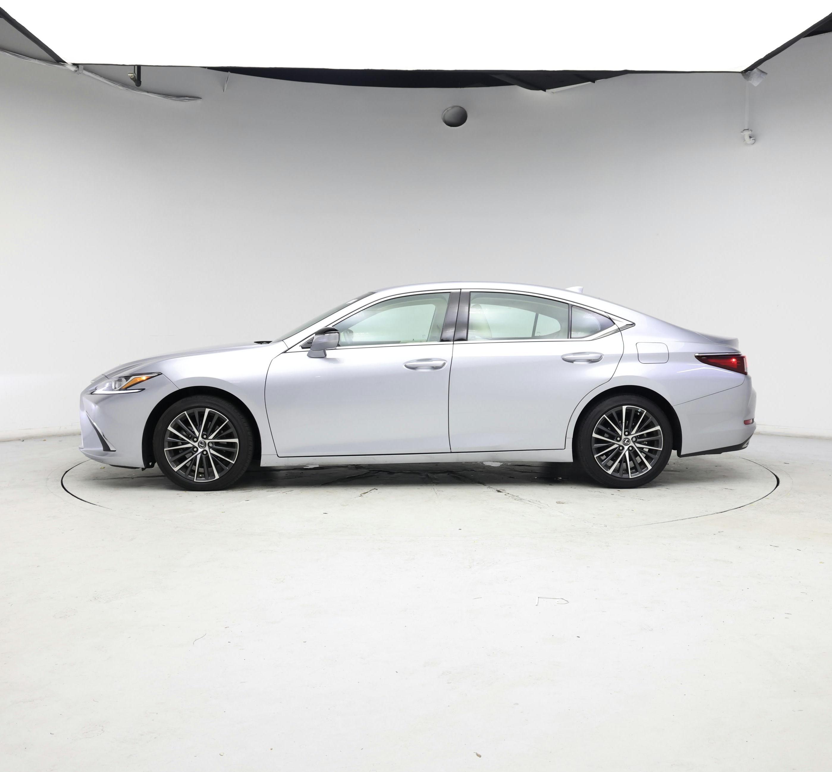 Thumbnail: 2022 Lexus ES - 3