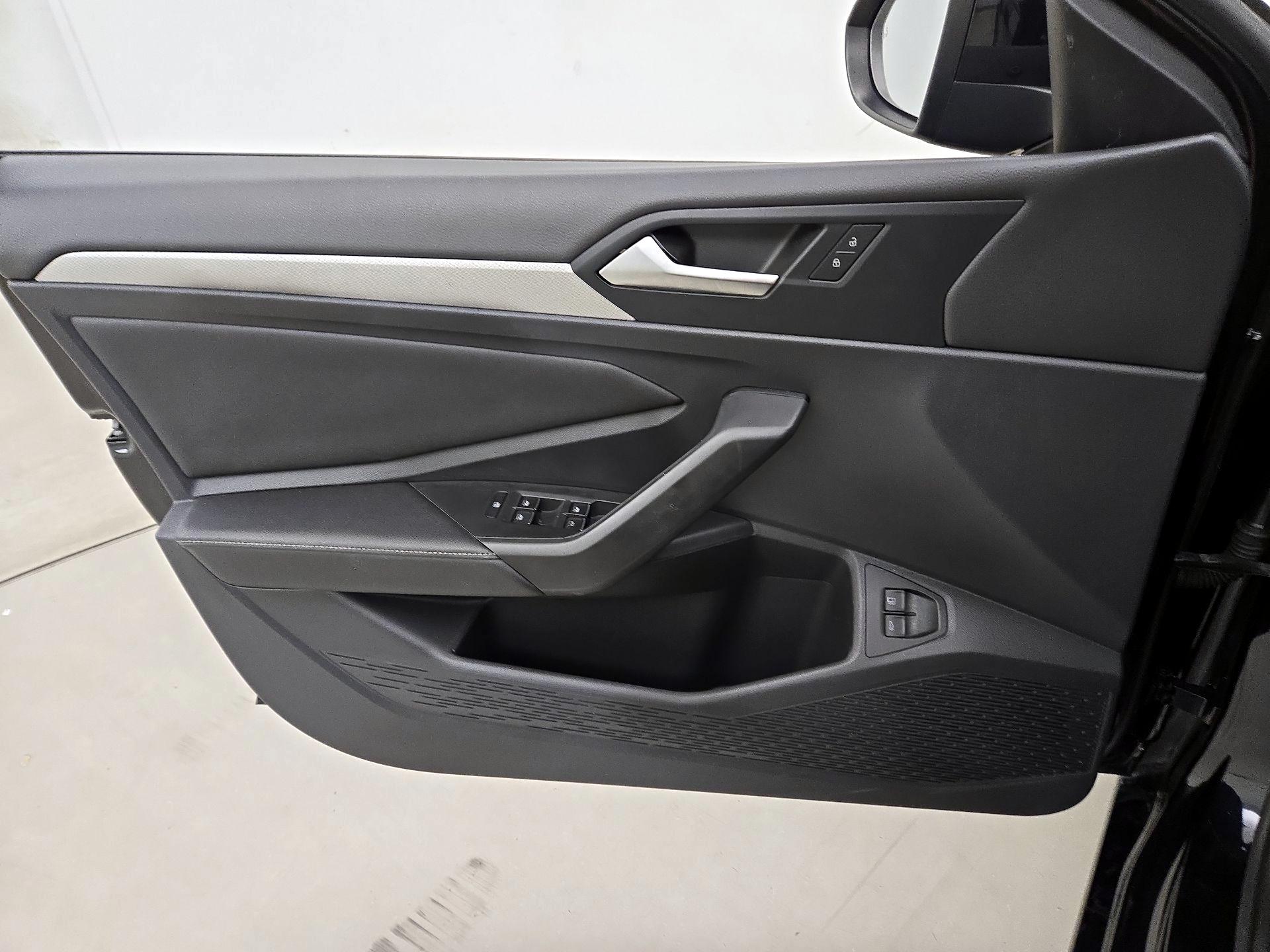 Thumbnail: 2022 Volkswagen Jetta - 12