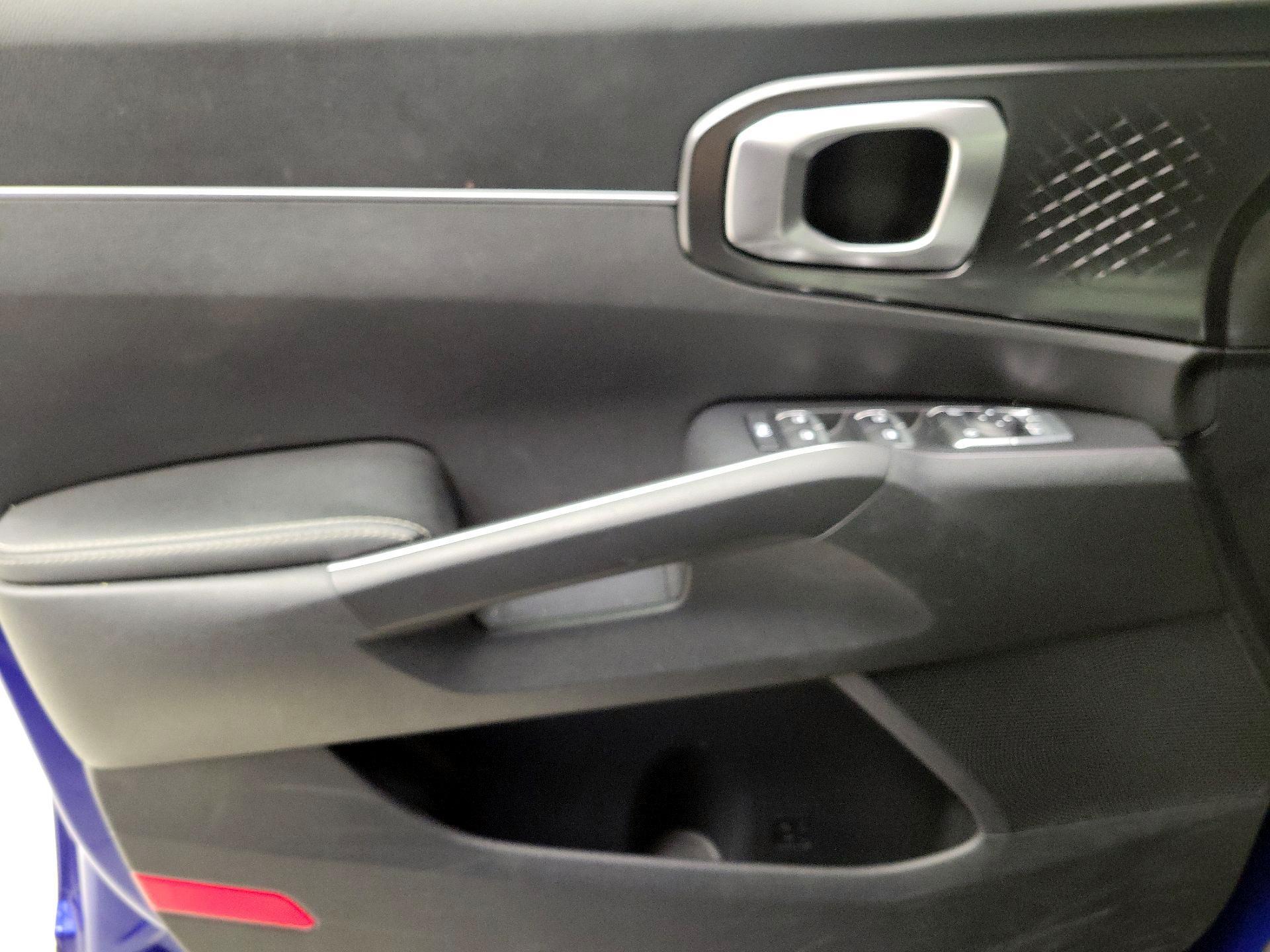 Thumbnail: 2022 Kia Sorento - 12