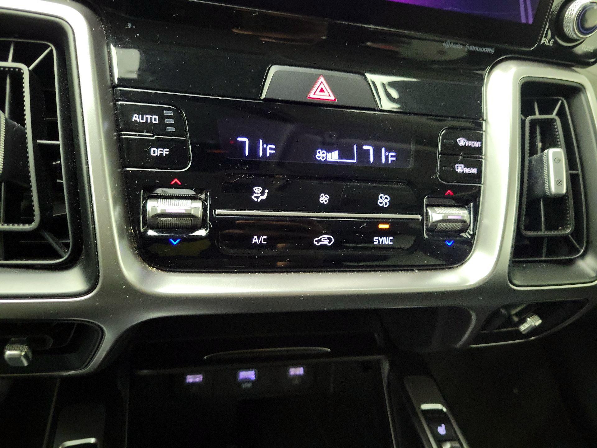 Thumbnail: 2022 Kia Sorento - 17