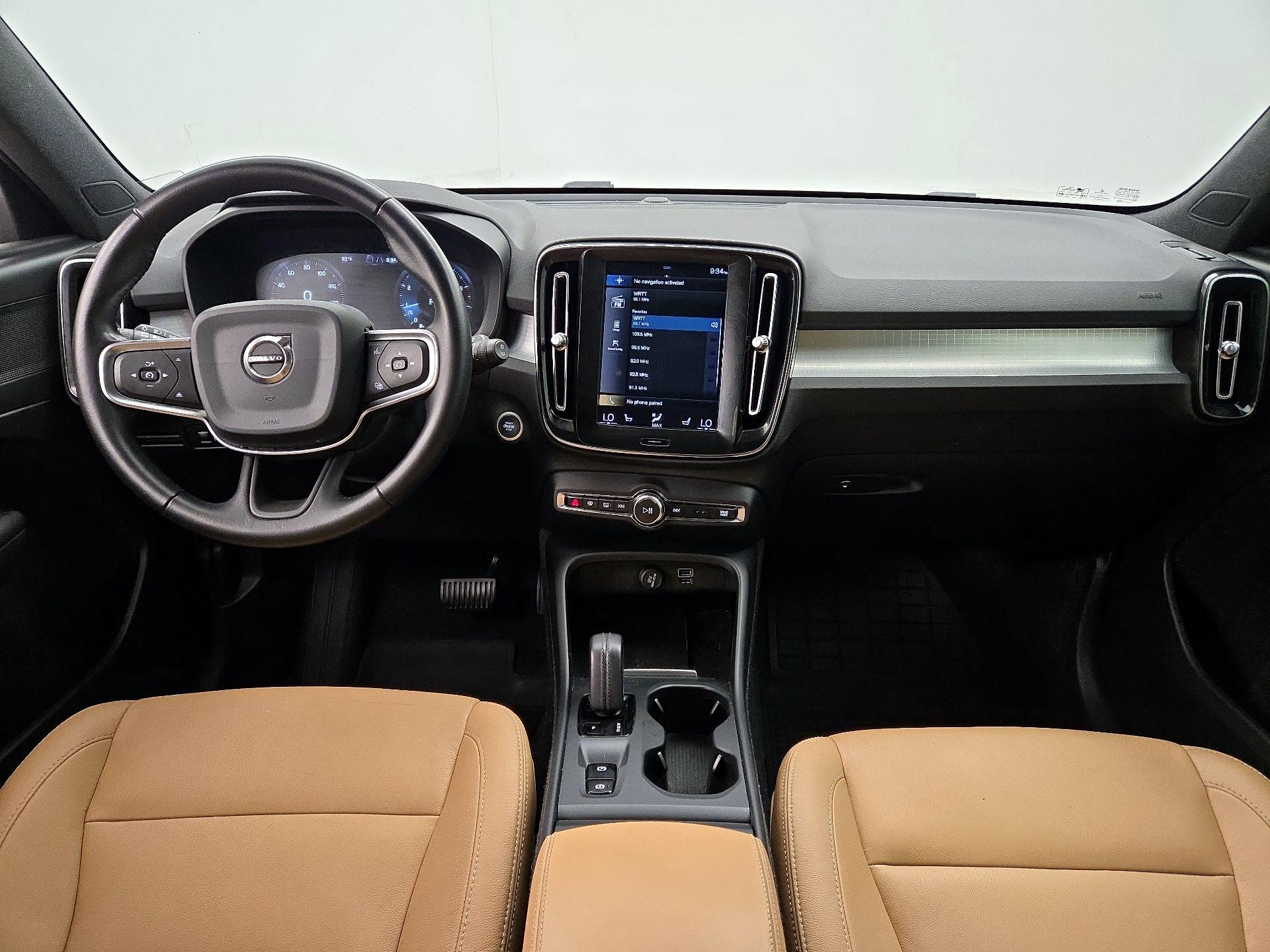 Thumbnail: 2020 Volvo XC40 - 9