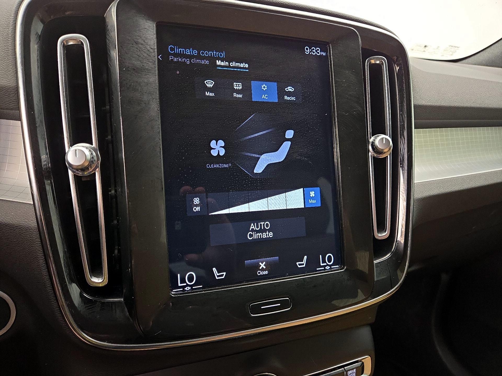 Thumbnail: 2020 Volvo XC40 - 16