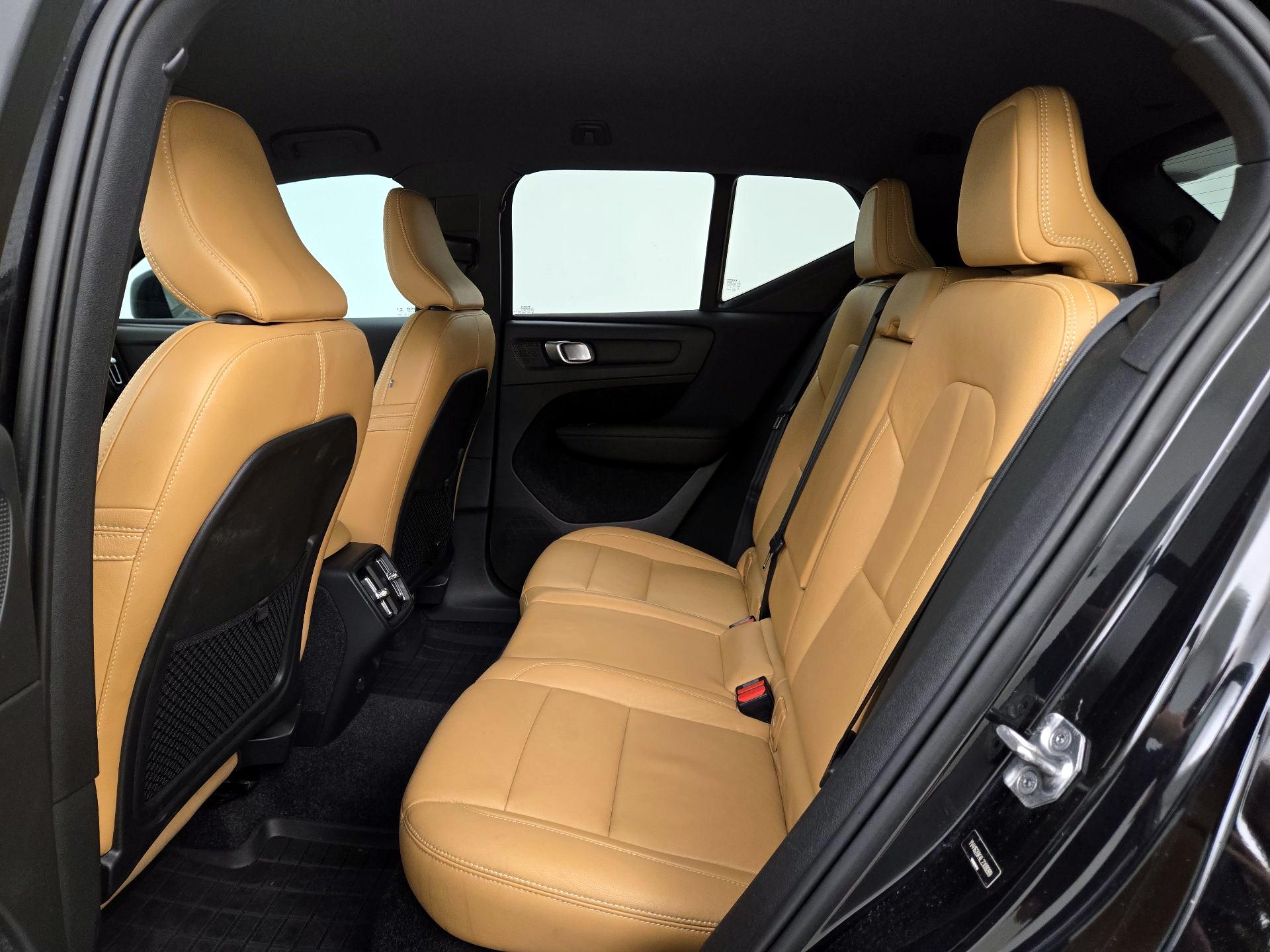Thumbnail: 2020 Volvo XC40 - 19
