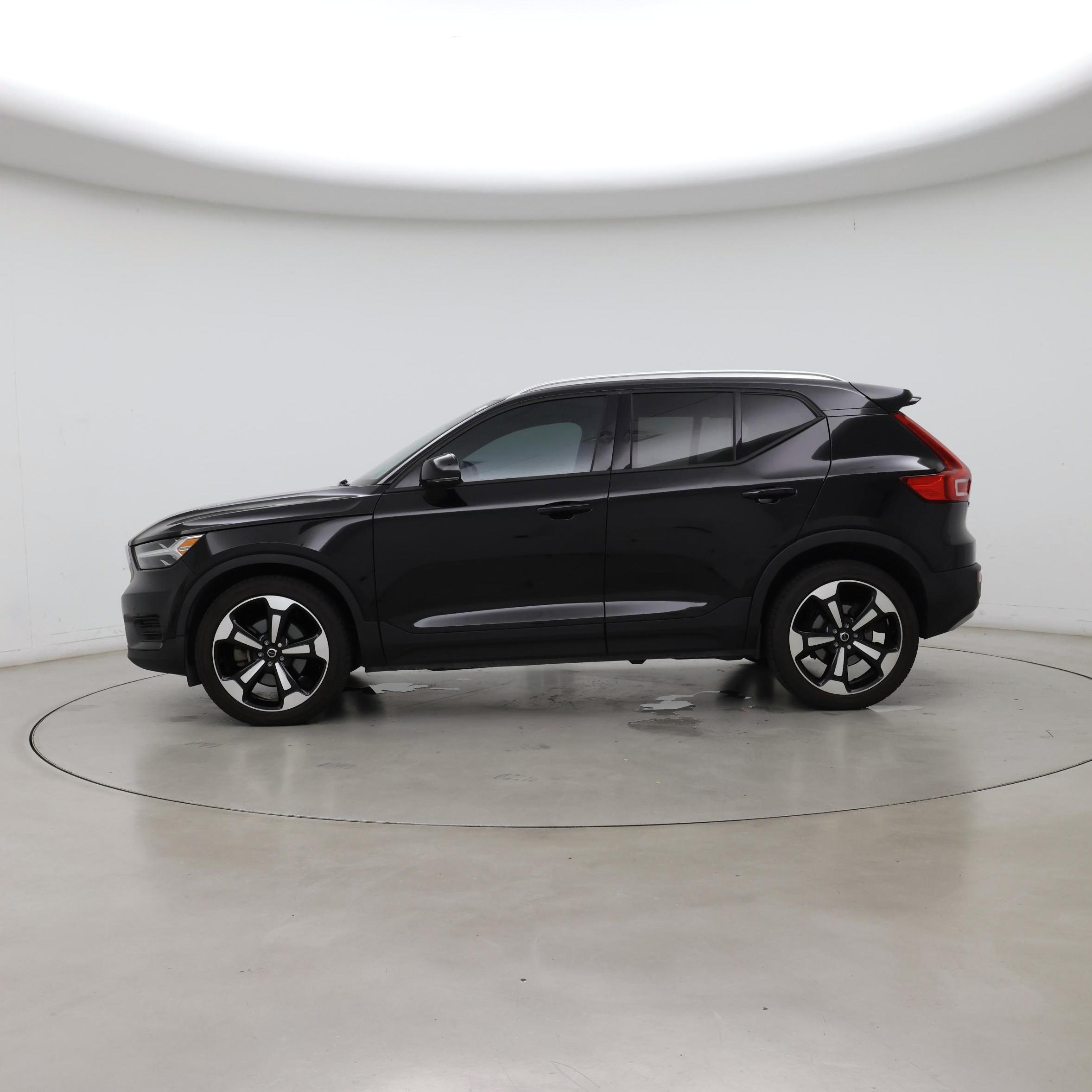 Thumbnail: 2020 Volvo XC40 - 3