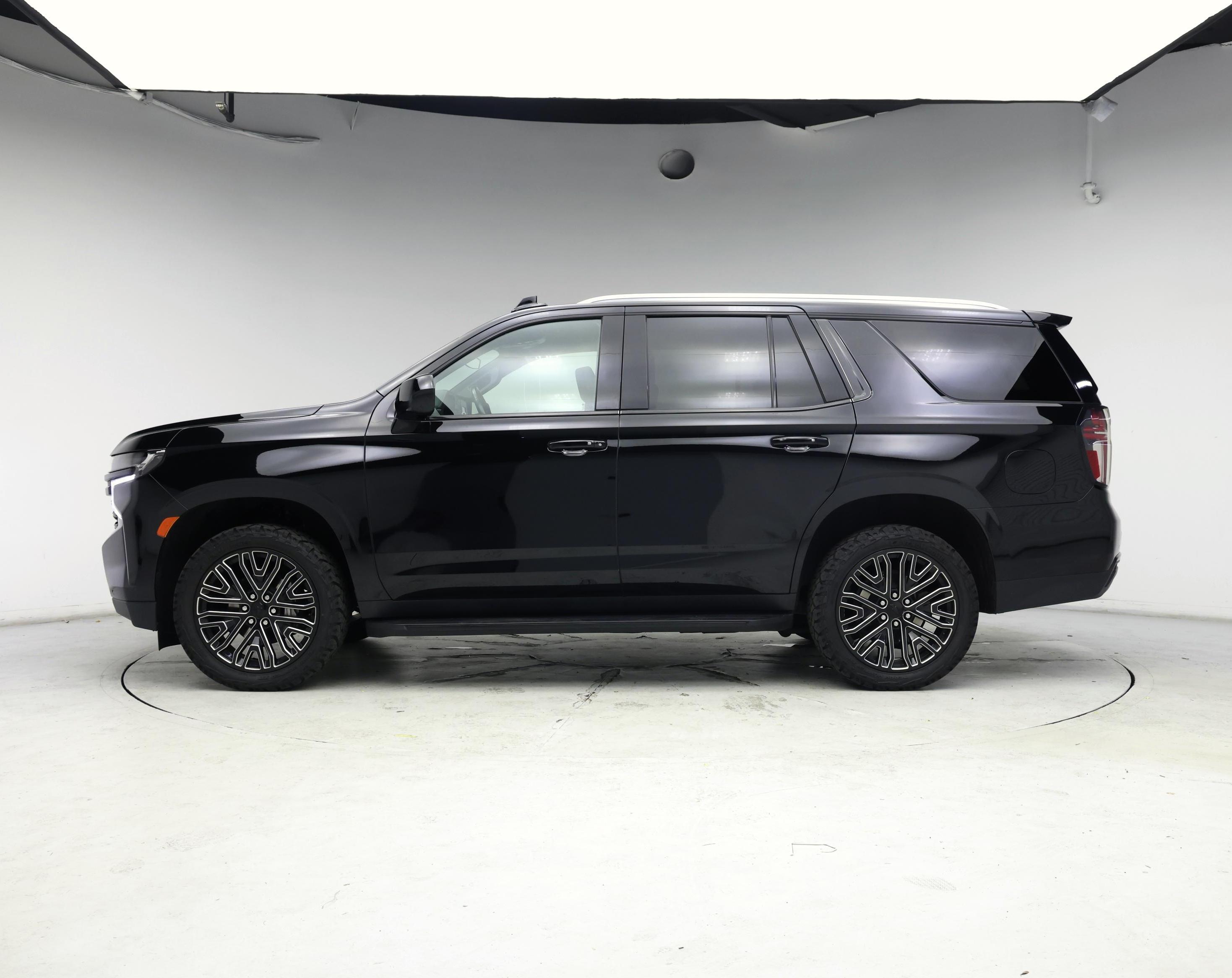 Thumbnail: 2023 Chevrolet Tahoe - 3