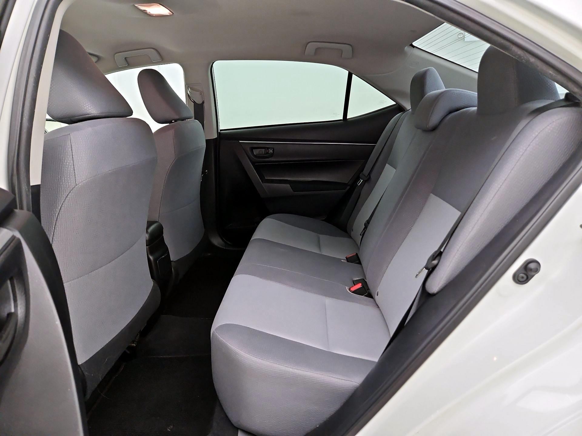 Thumbnail: 2015 Toyota Corolla - 18