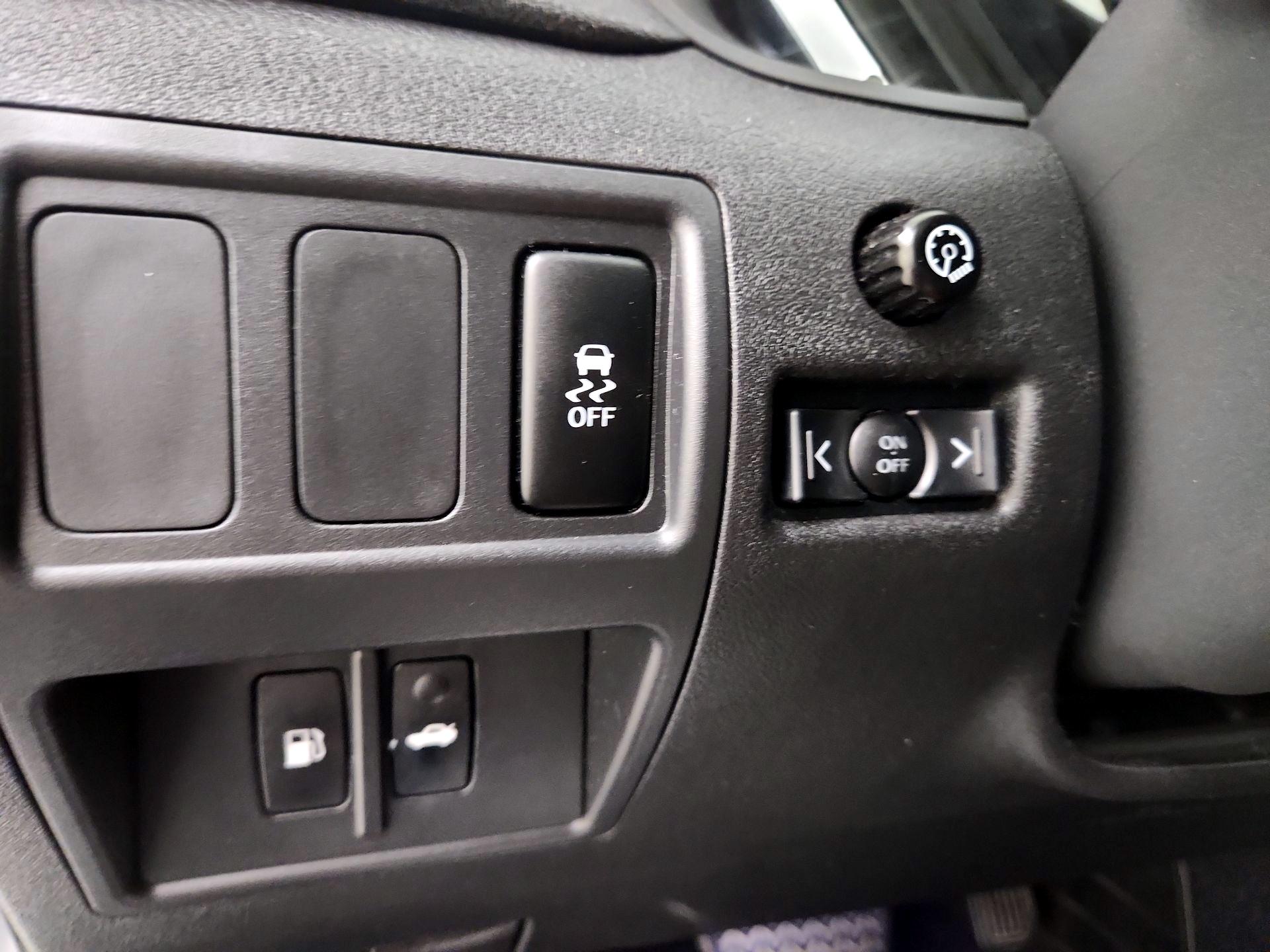 Thumbnail: 2013 Lexus IS - 13