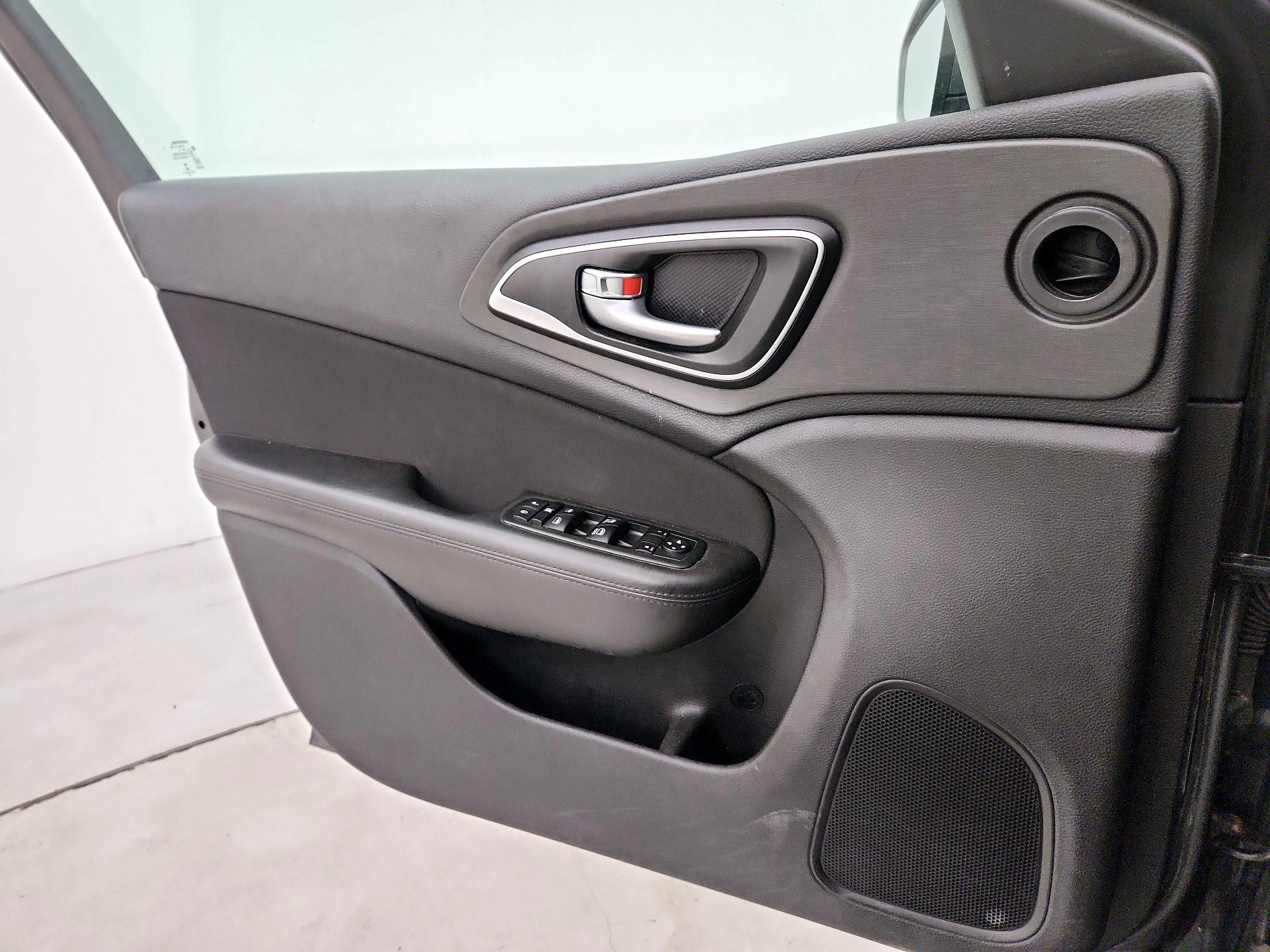 Thumbnail: 2015 Chrysler 200 - 12