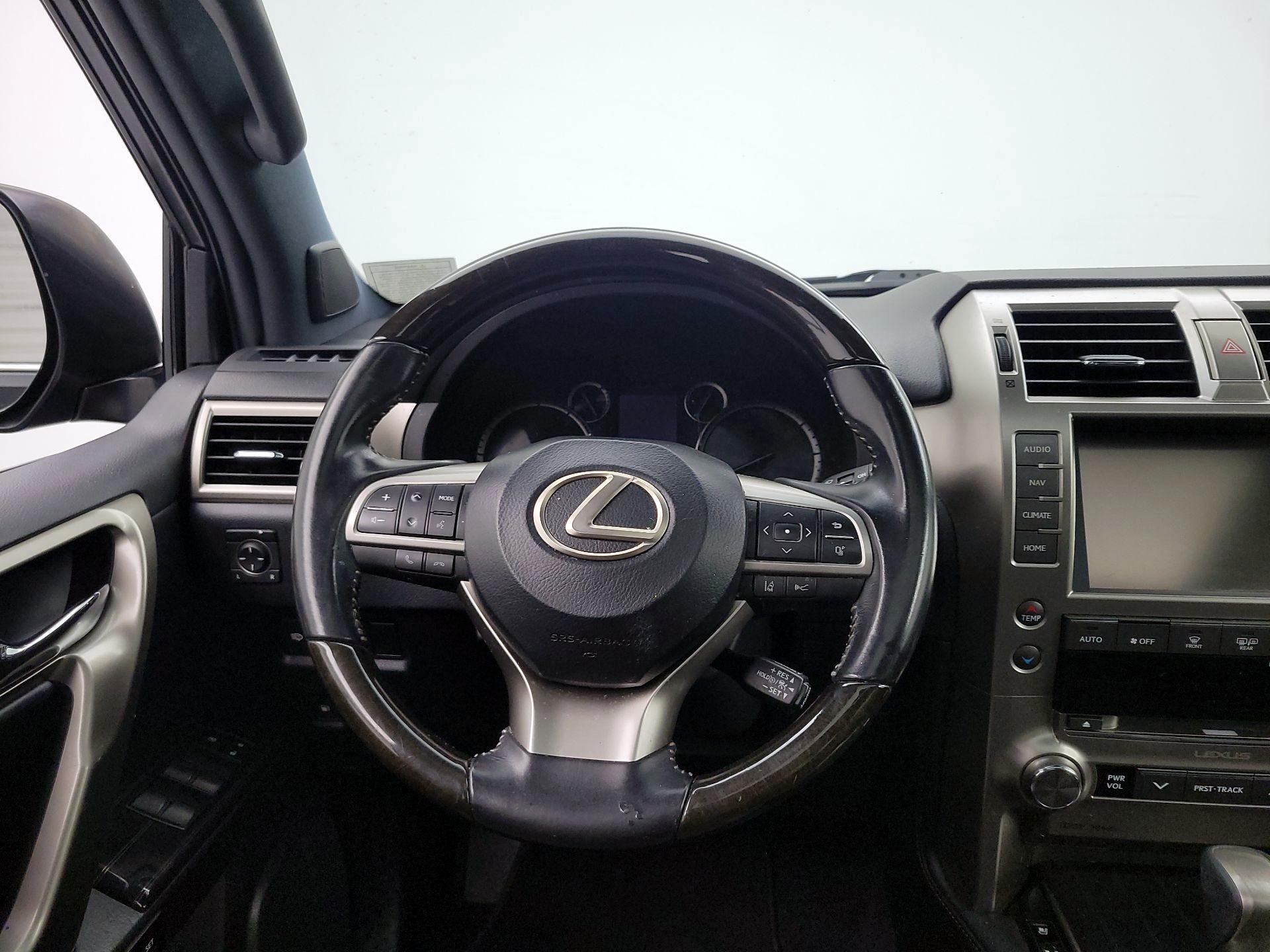Thumbnail: 2020 Lexus GX - 10
