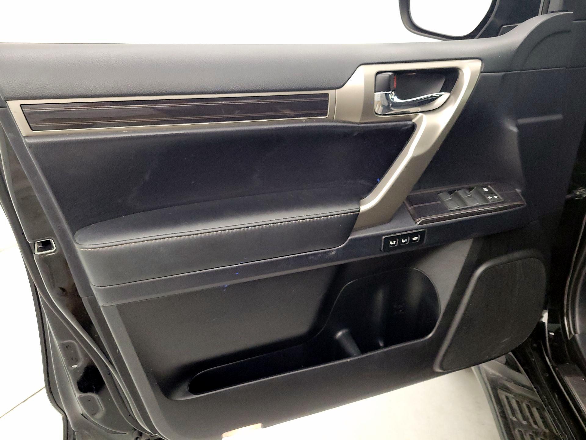 Thumbnail: 2020 Lexus GX - 12