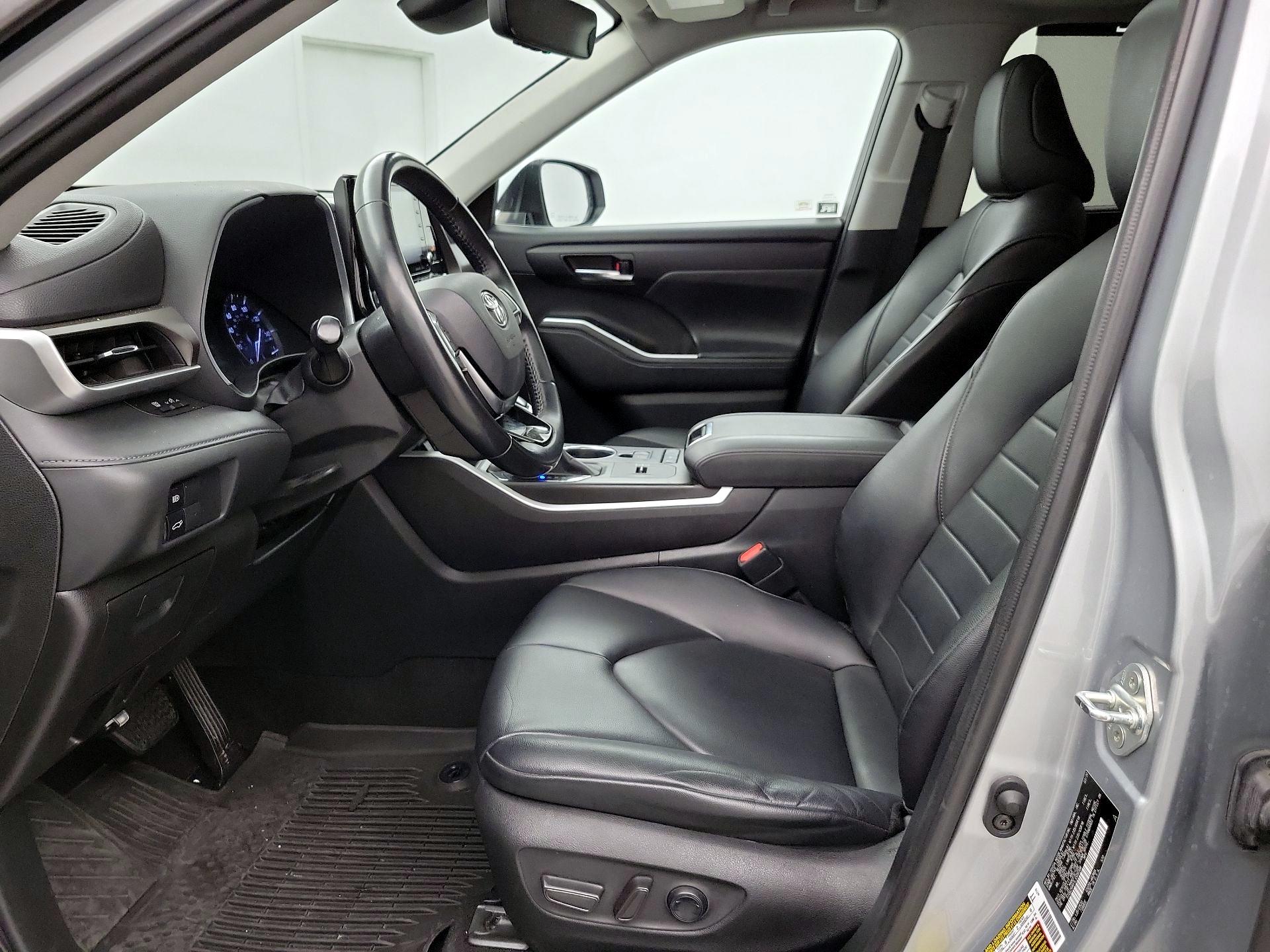 Thumbnail: 2020 Toyota Highlander - 11