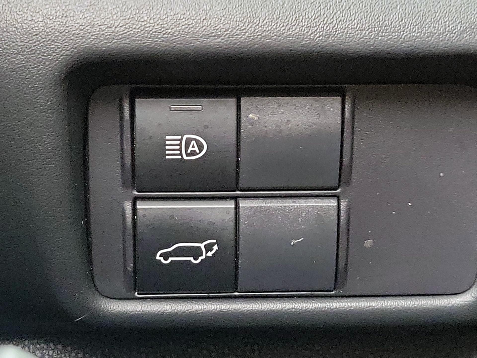 Thumbnail: 2020 Toyota Highlander - 13