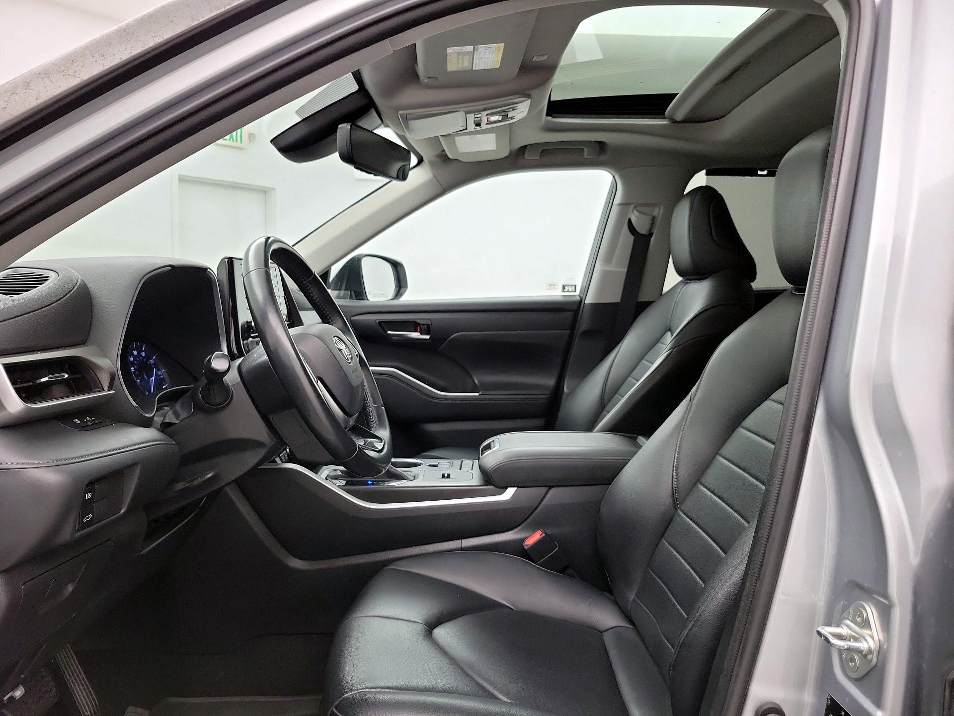 Thumbnail: 2020 Toyota Highlander - 19