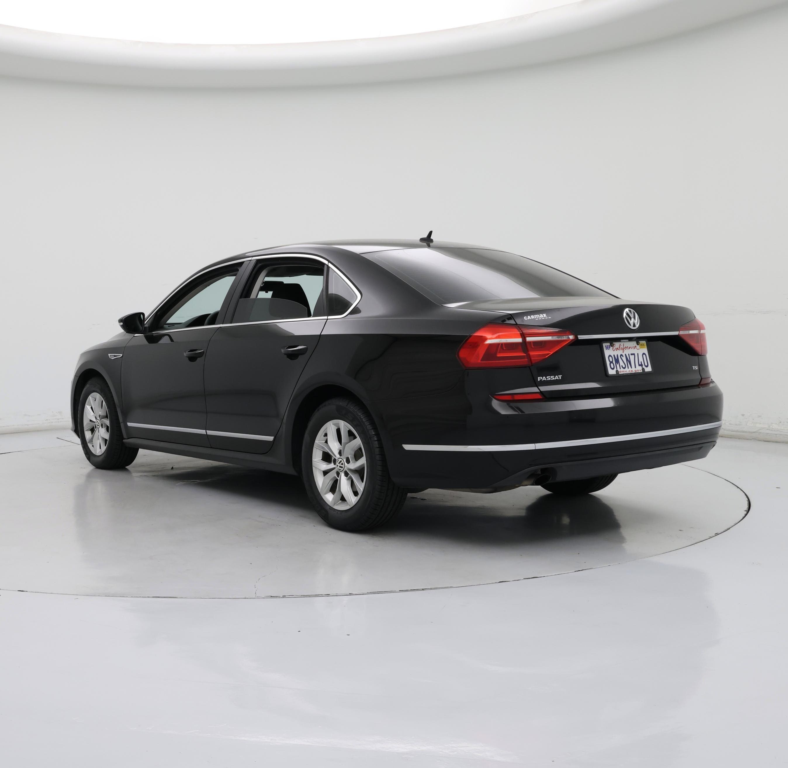 Thumbnail: 2016 Volkswagen Passat - 2