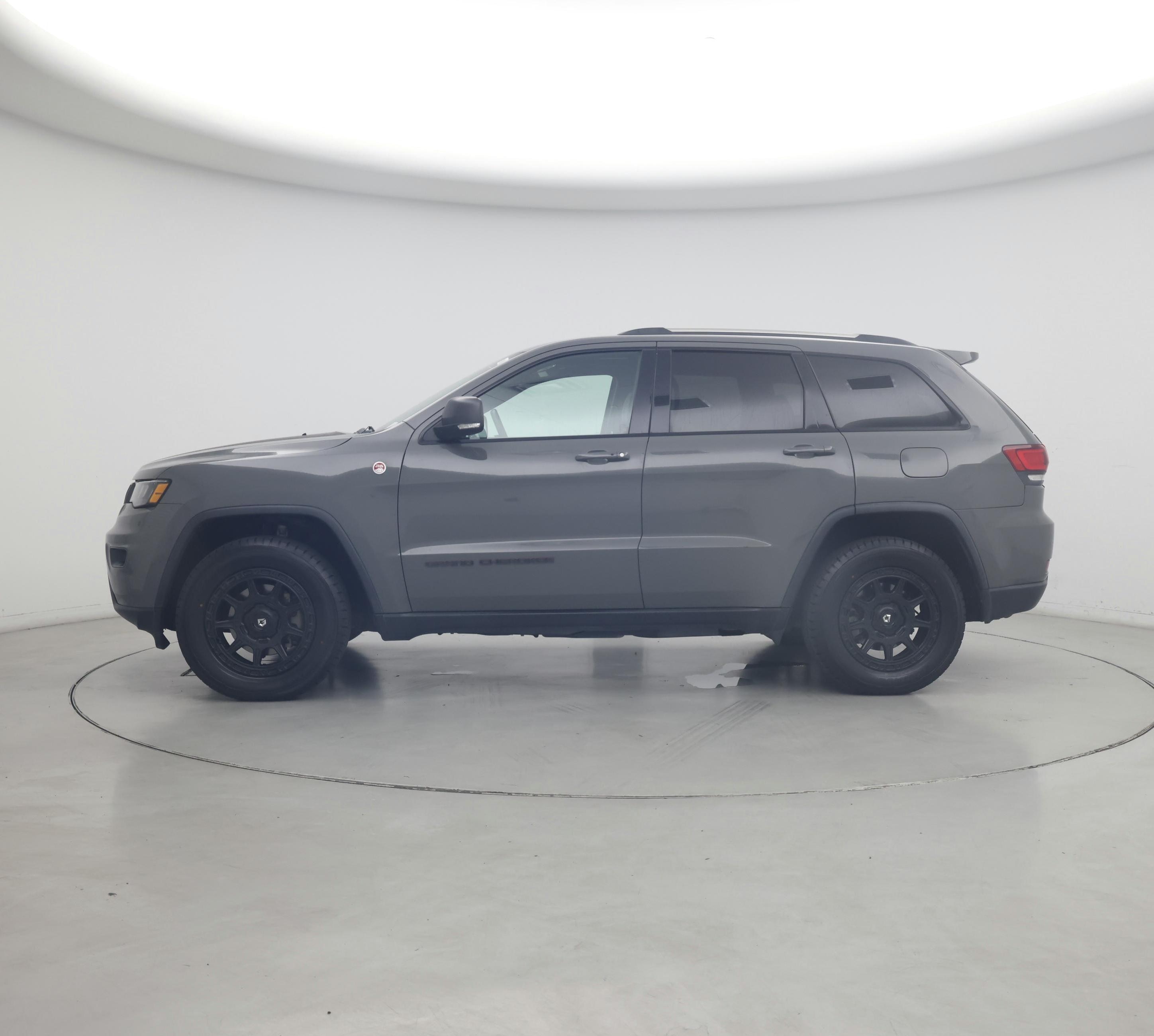 Thumbnail: 2020 Jeep Grand Cherokee - 3