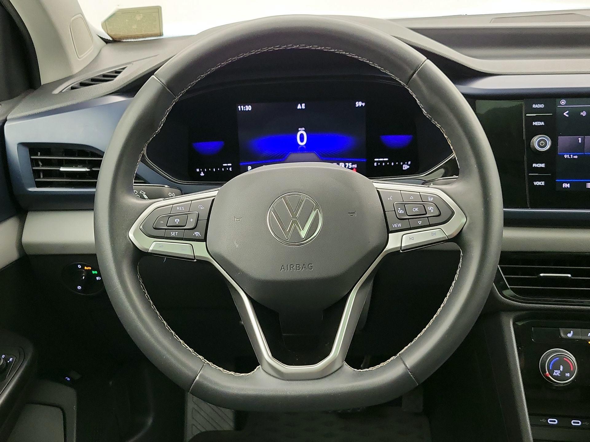 Thumbnail: 2023 Volkswagen Taos - 10